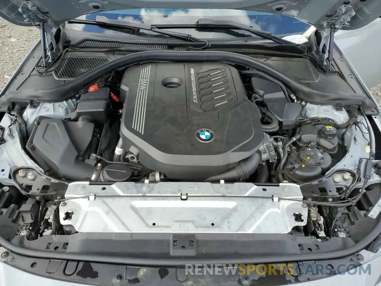 11 Photograph of a damaged car 3MW53CM09N8C33507 BMW M2 2022