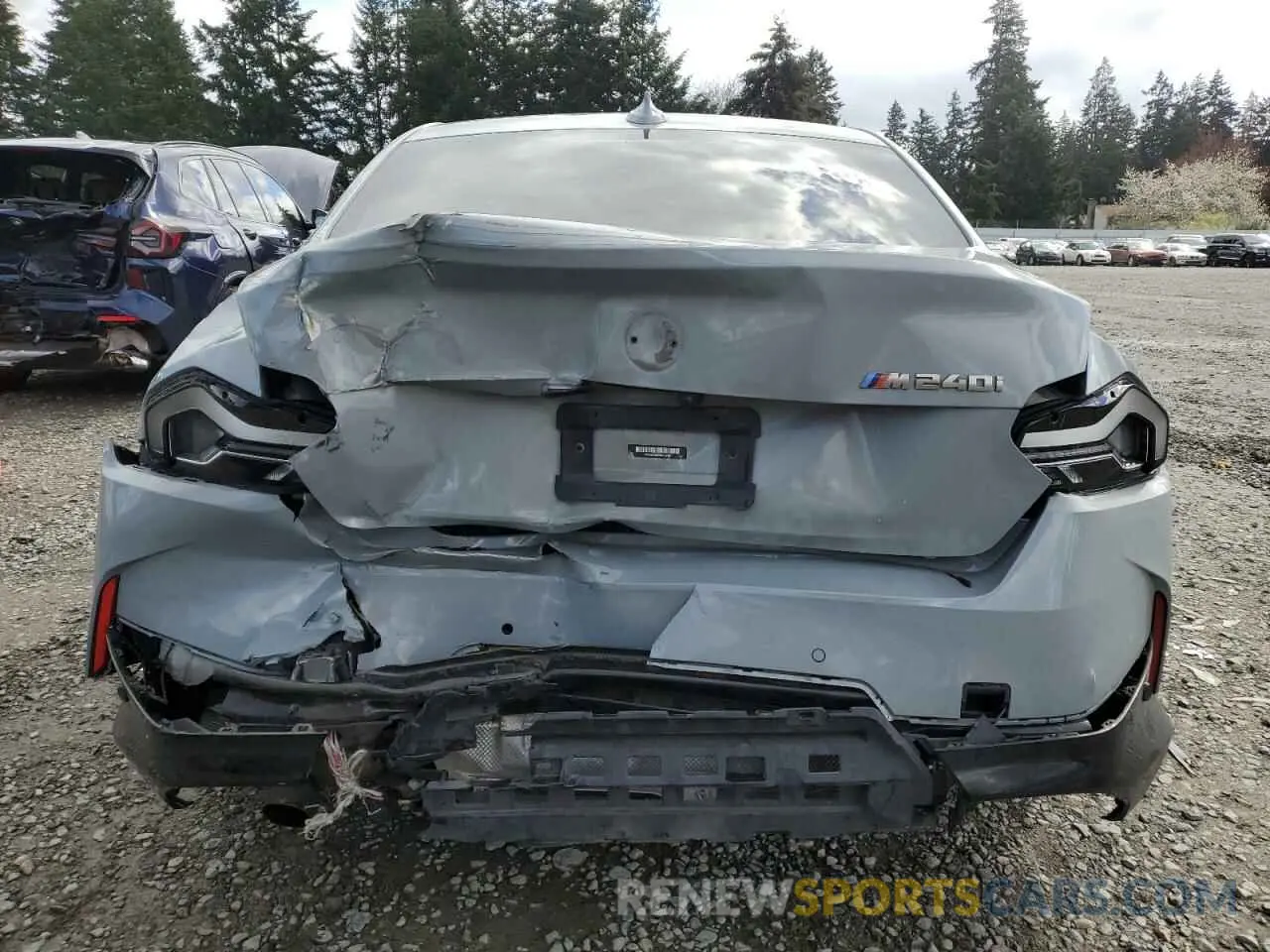 6 Photograph of a damaged car 3MW53CM09N8C33507 BMW M2 2022