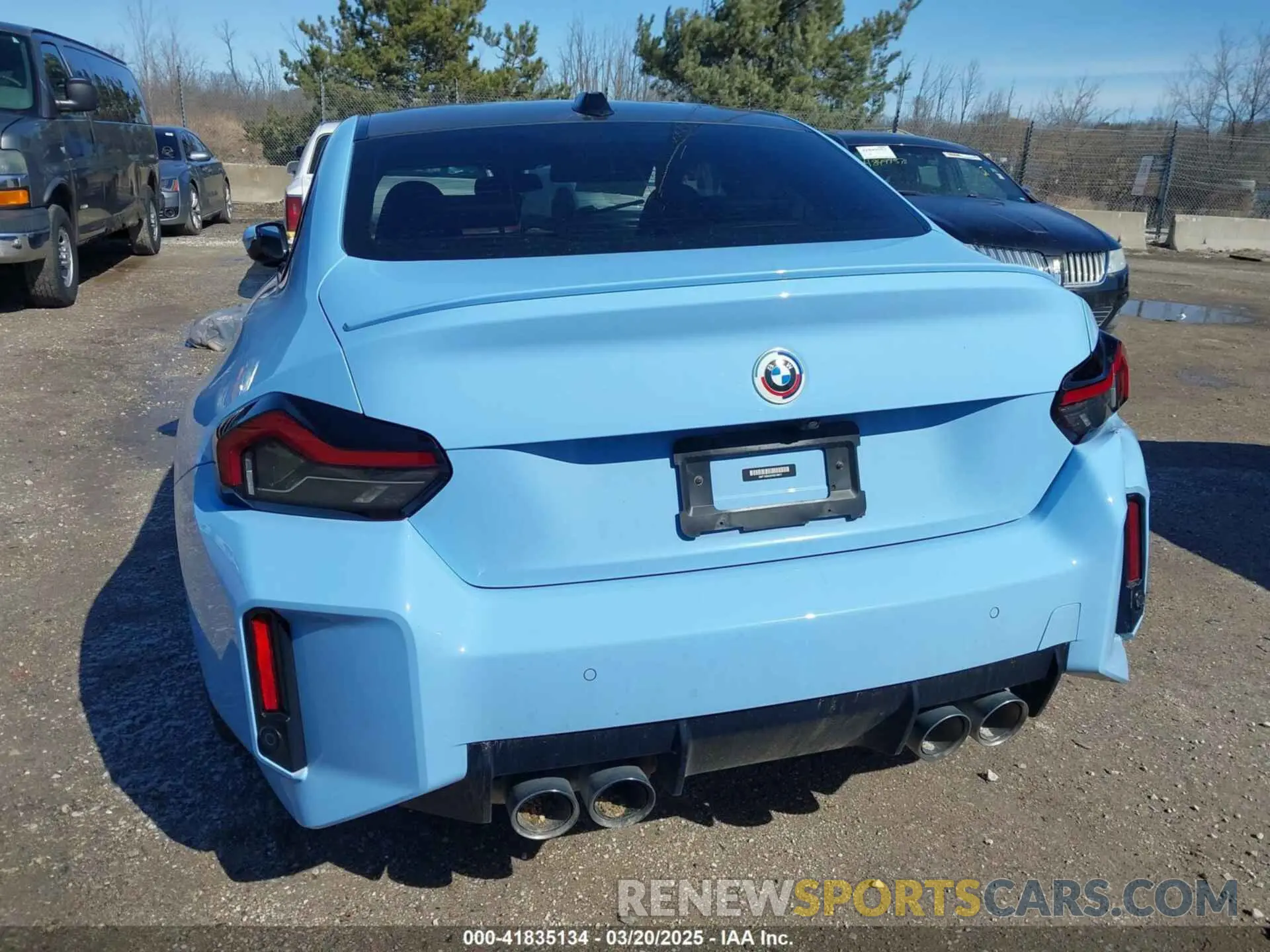 17 Photograph of a damaged car 3MF13DM00P8D18677 BMW M2 2023