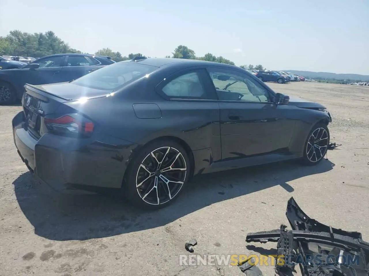 3 Photograph of a damaged car 3MF13DM08P8D39910 BMW M2 2023