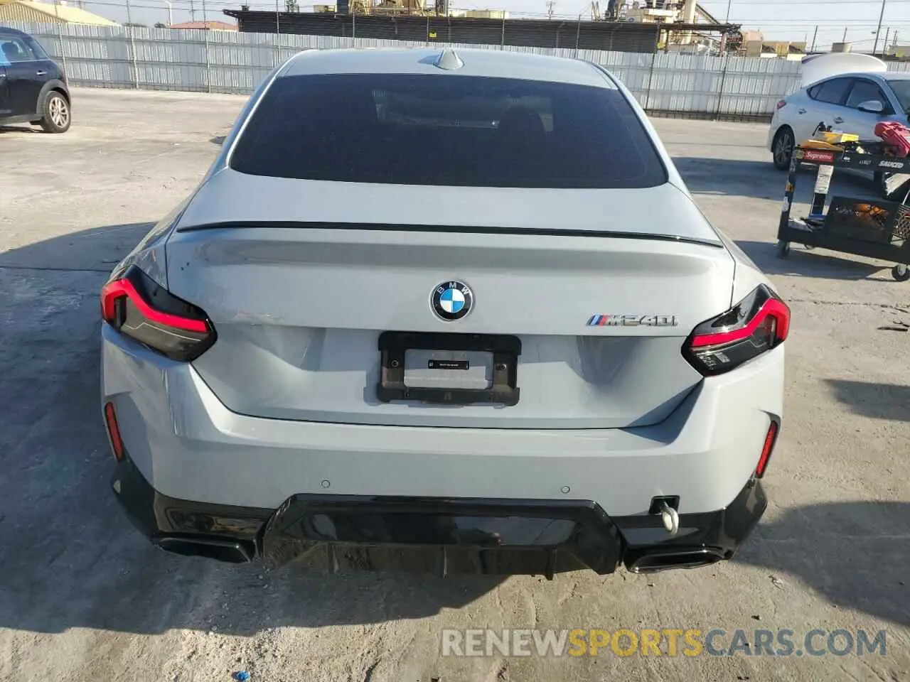 6 Photograph of a damaged car 3MW43CM02P8D42437 BMW M2 2023