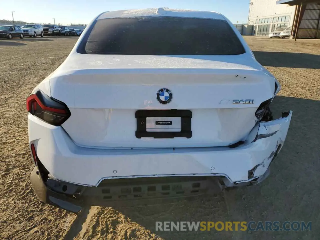 6 Photograph of a damaged car 3MW43CM0XP8C79023 BMW M2 2023