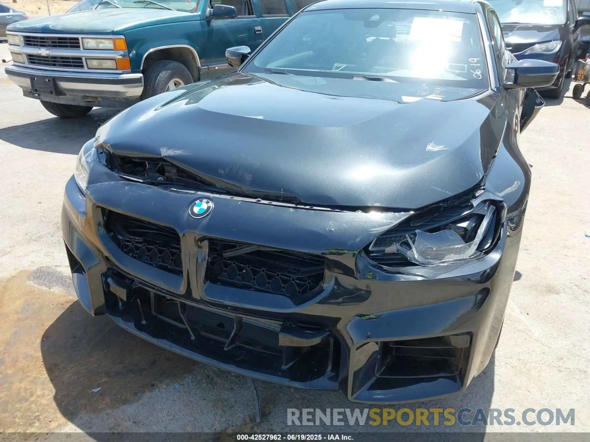 17 Photograph of a damaged car 3MF13DM02R8E73377 BMW M2 2024