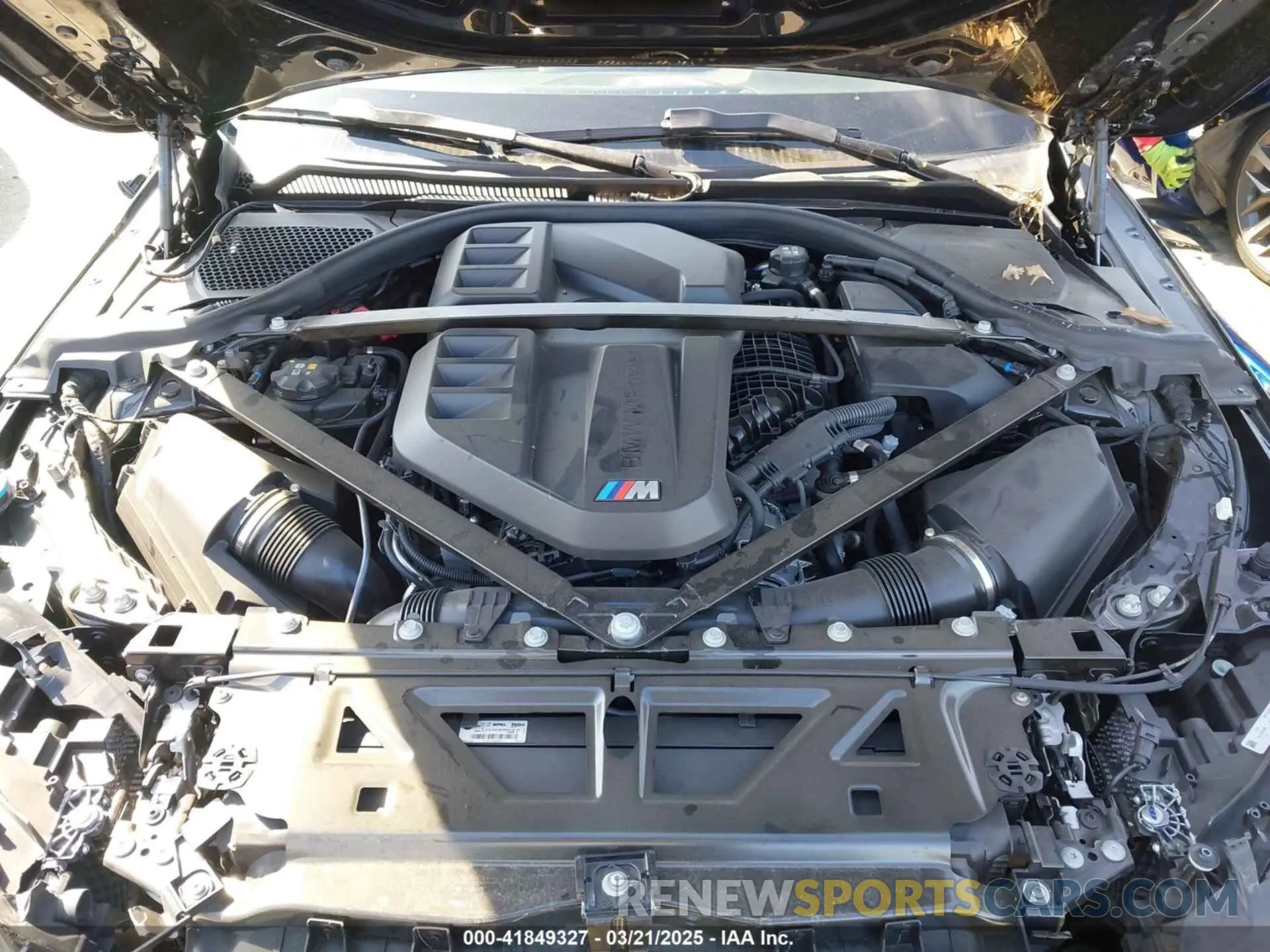 10 Photograph of a damaged car 3MF13DM03R8E32448 BMW M2 2024