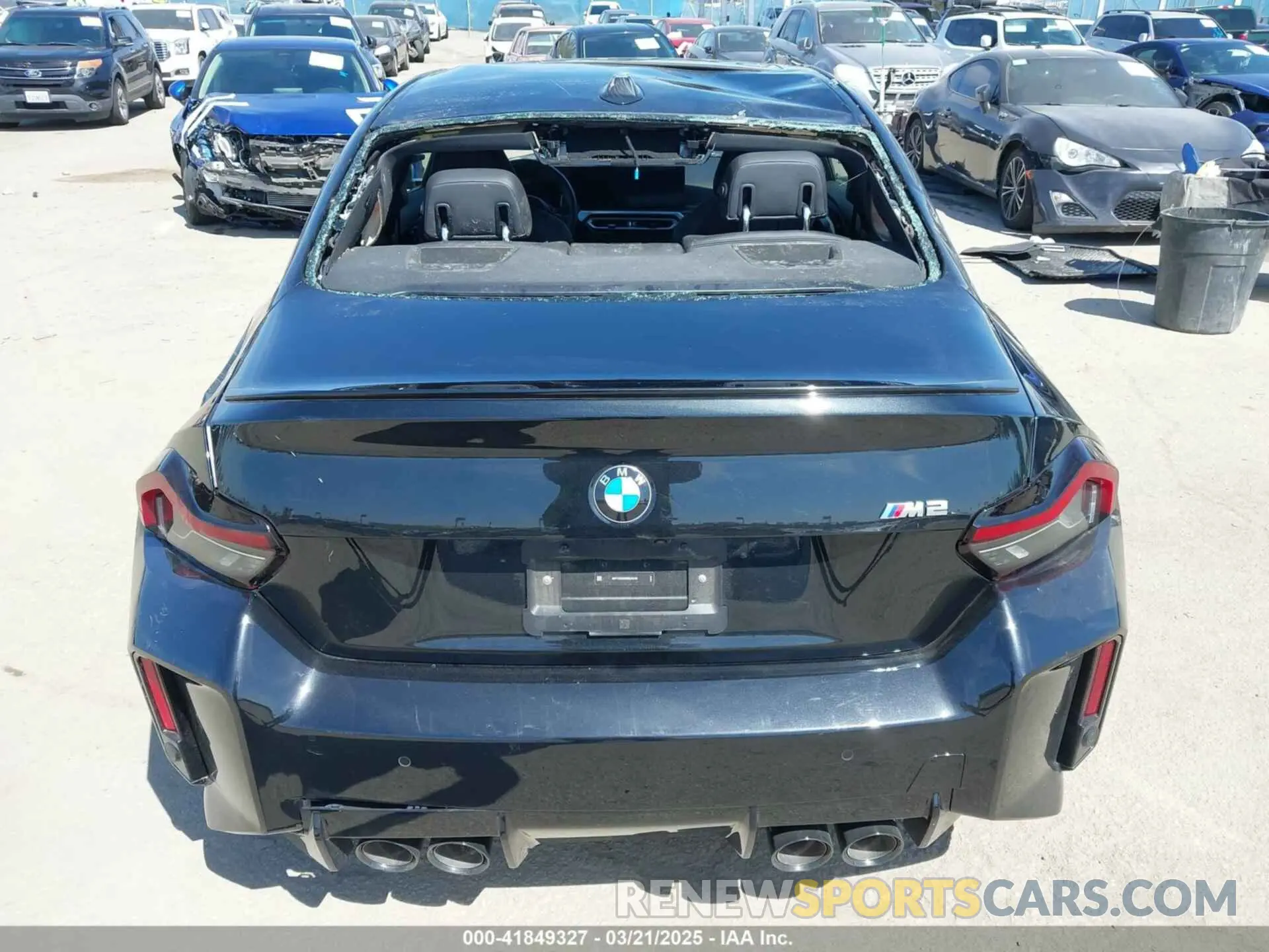 16 Photograph of a damaged car 3MF13DM03R8E32448 BMW M2 2024