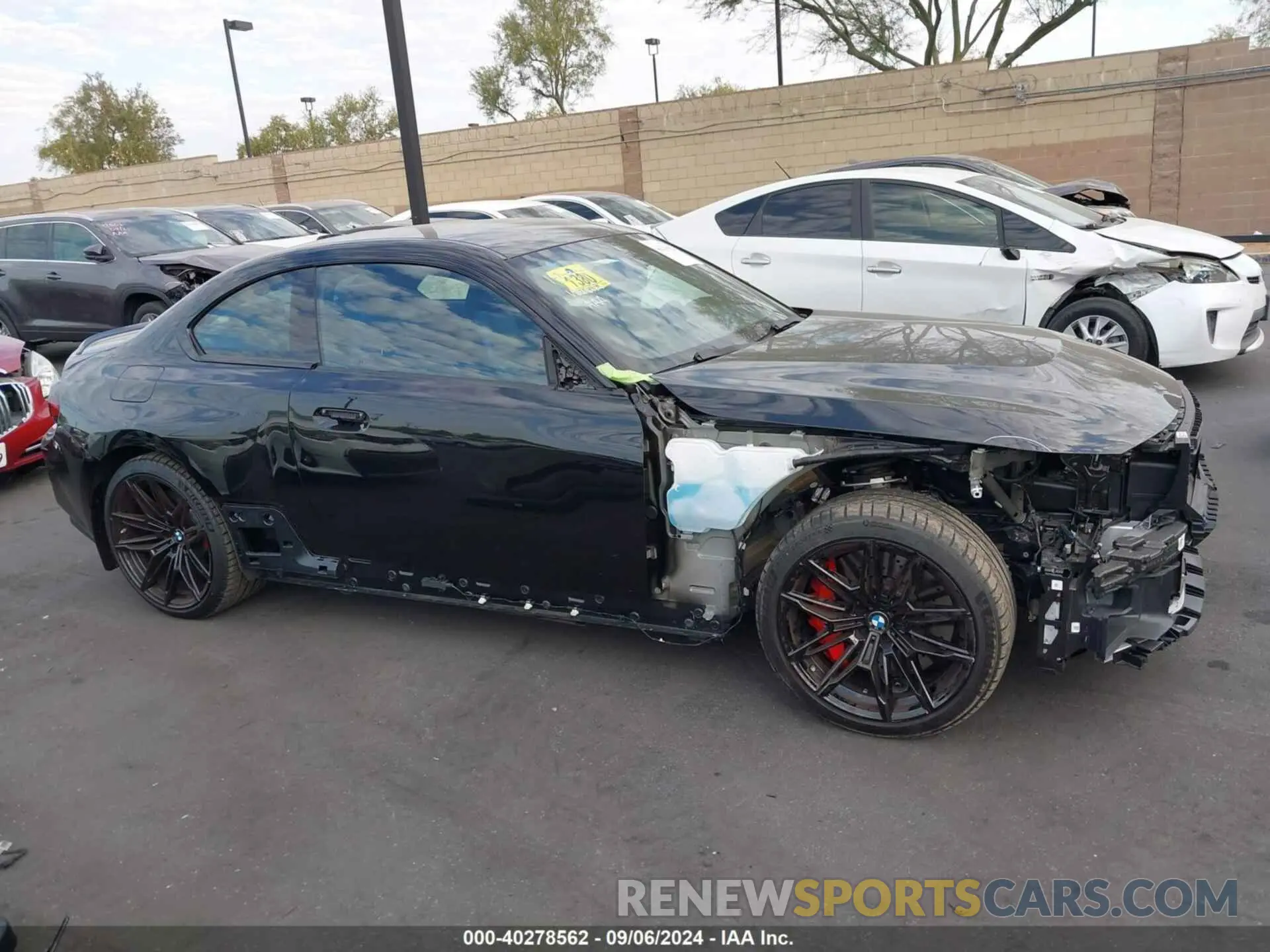 14 Photograph of a damaged car 3MF13DM04R8E14430 BMW M2 2024