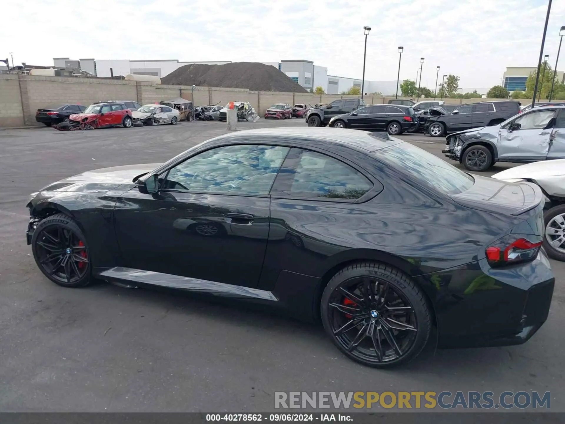 15 Photograph of a damaged car 3MF13DM04R8E14430 BMW M2 2024
