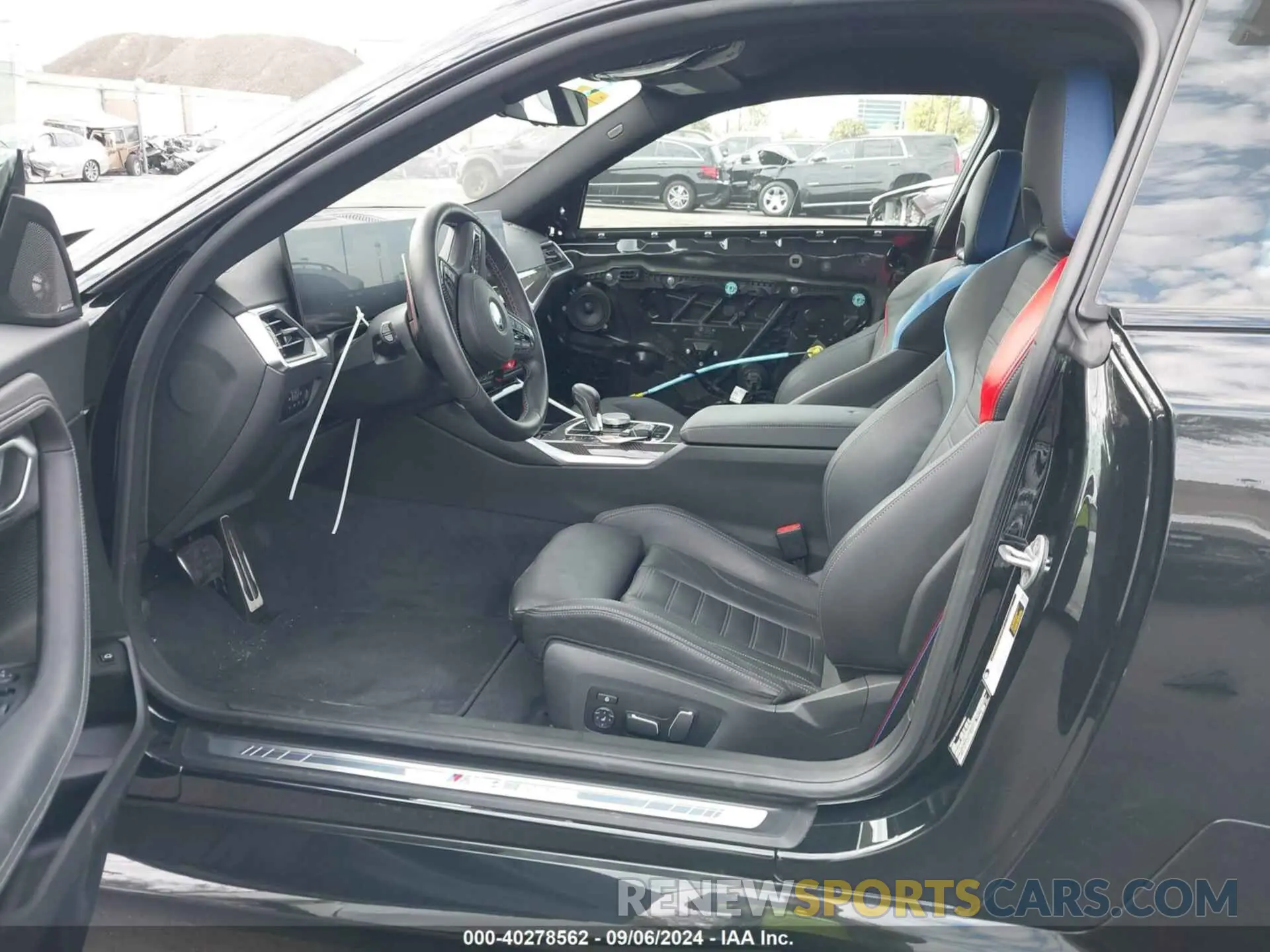 5 Photograph of a damaged car 3MF13DM04R8E14430 BMW M2 2024