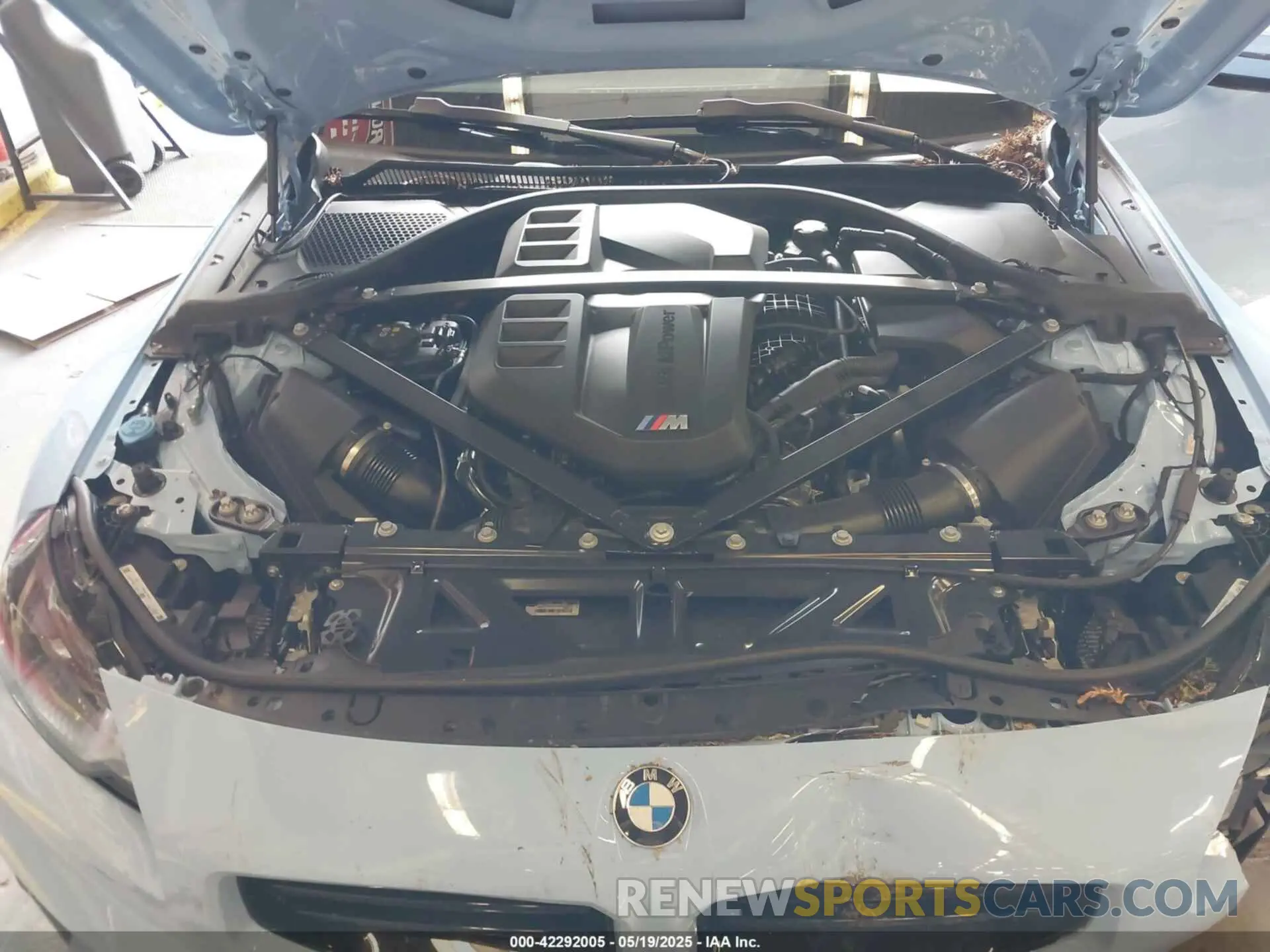 10 Photograph of a damaged car 3MF13DM06R8E85015 BMW M2 2024