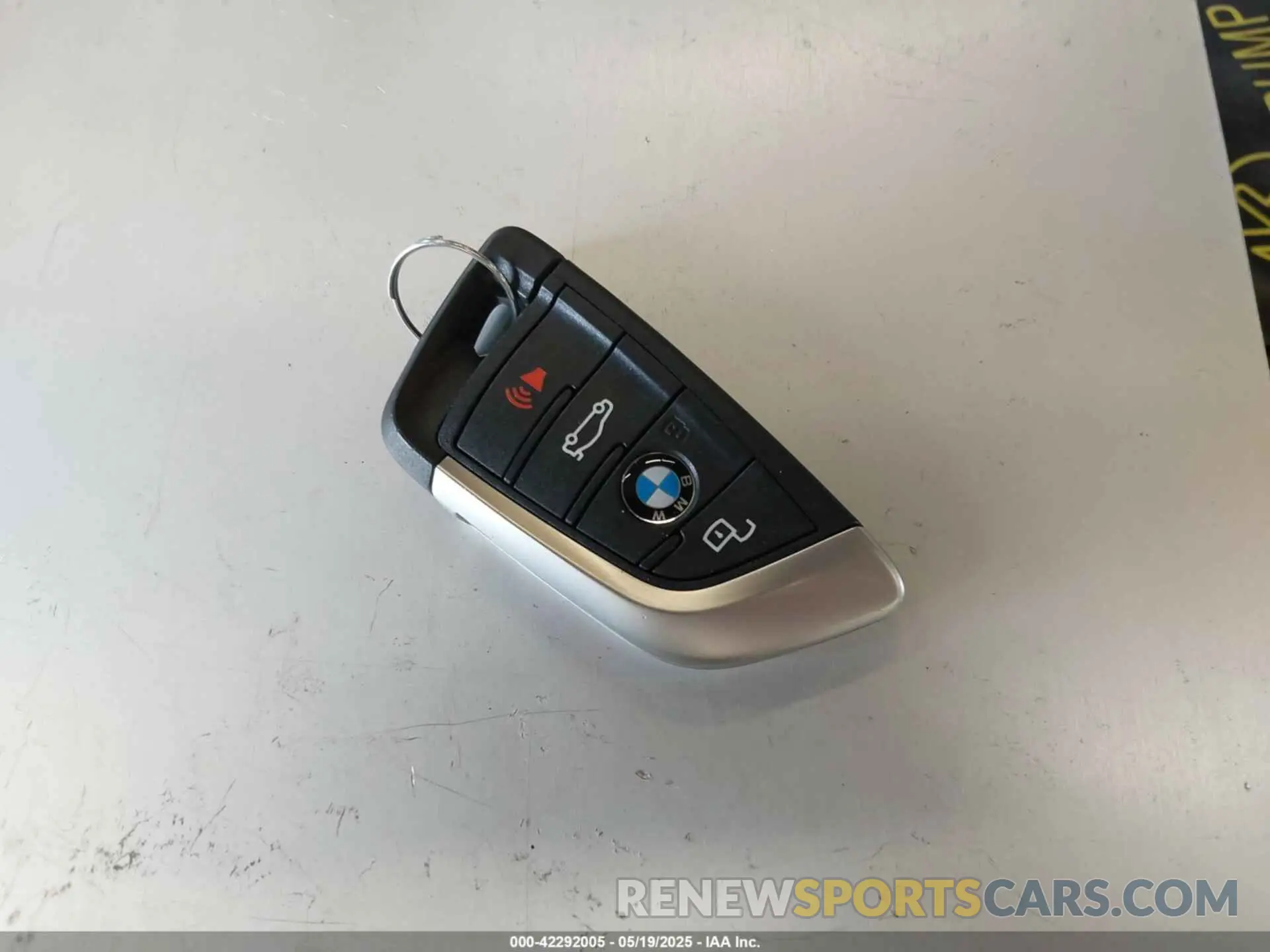 11 Photograph of a damaged car 3MF13DM06R8E85015 BMW M2 2024