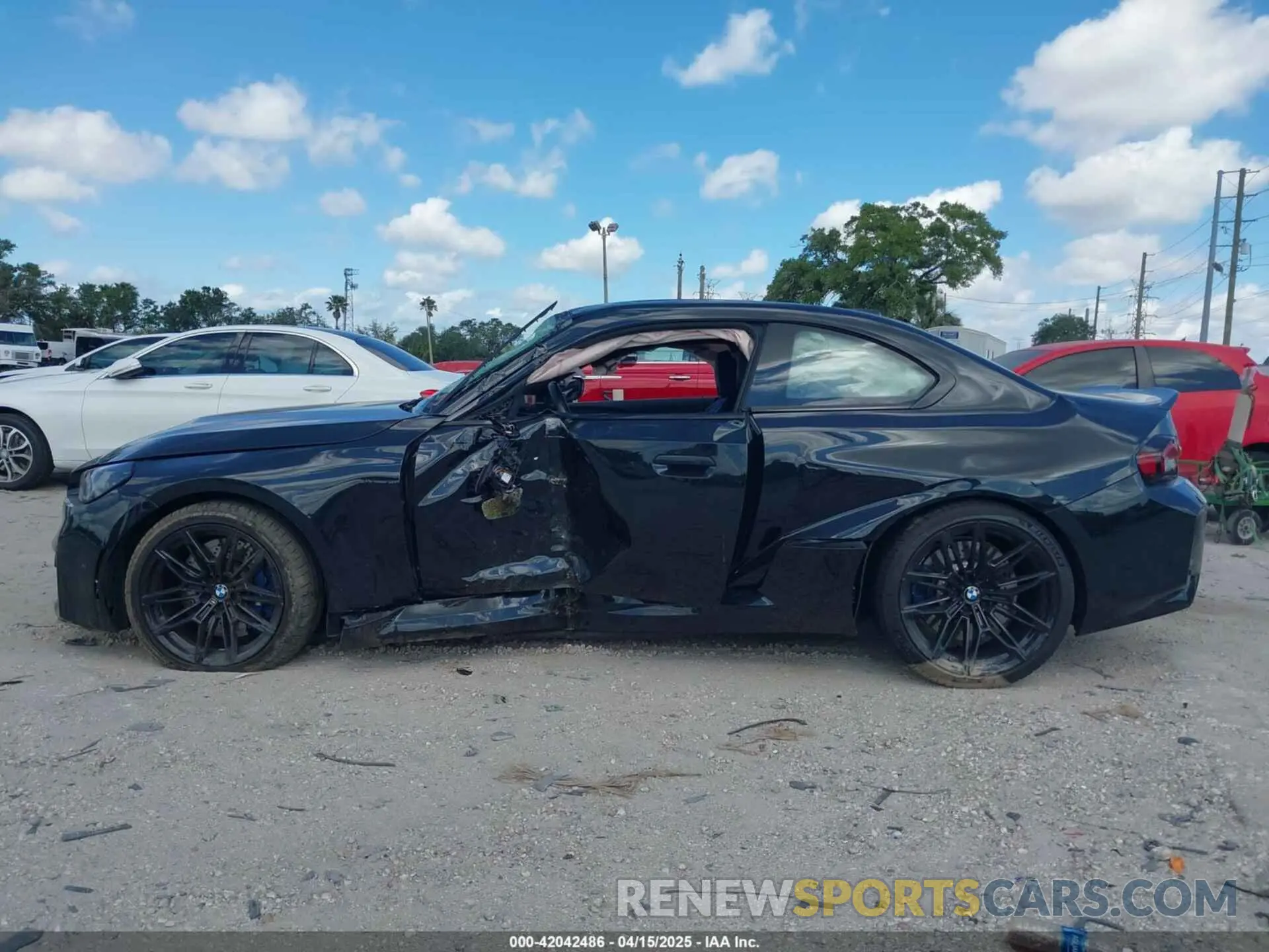 14 Photograph of a damaged car 3MF13DM0XR8D99996 BMW M2 2024