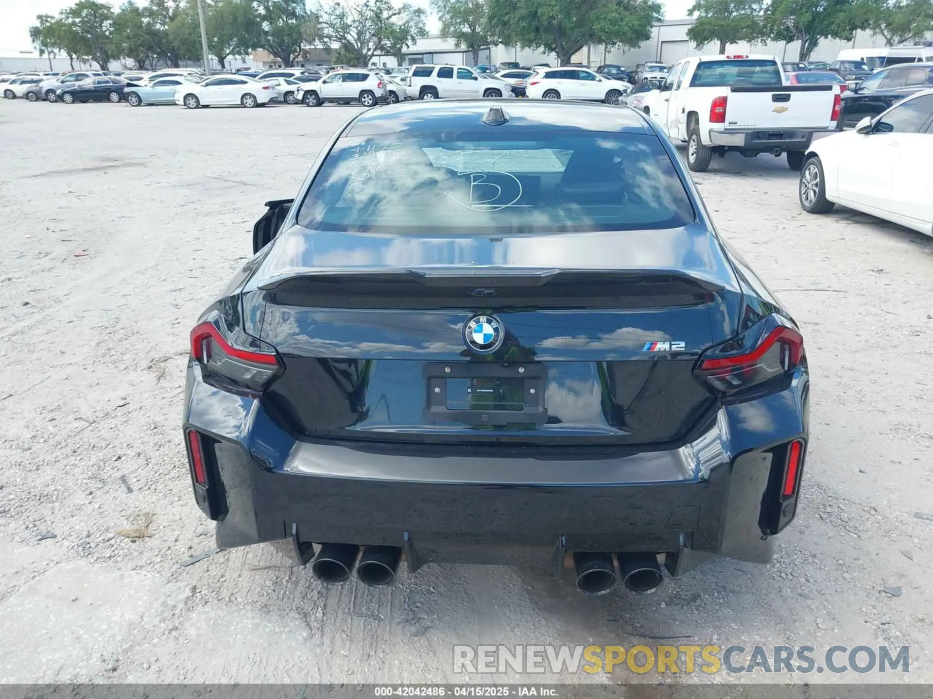 16 Photograph of a damaged car 3MF13DM0XR8D99996 BMW M2 2024