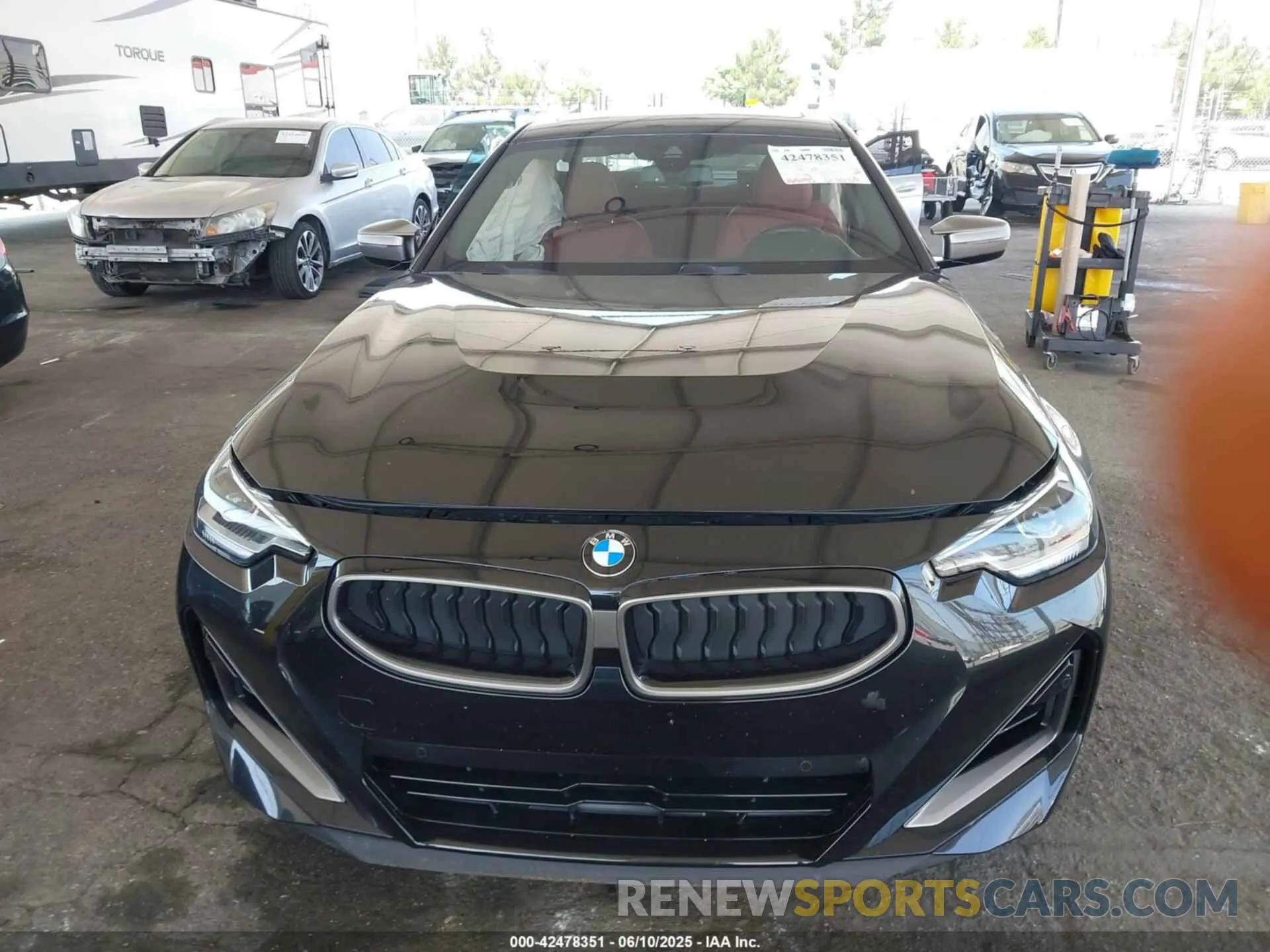 13 Photograph of a damaged car 3MW53CM02N8C51802 BMW M240 2022