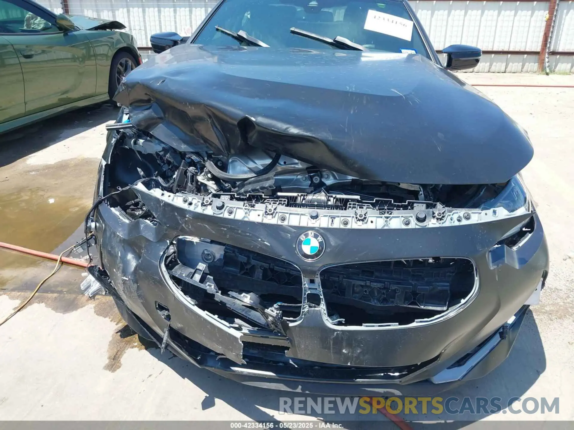 17 Photograph of a damaged car 3MW53CM05N8C49462 BMW M240 2022