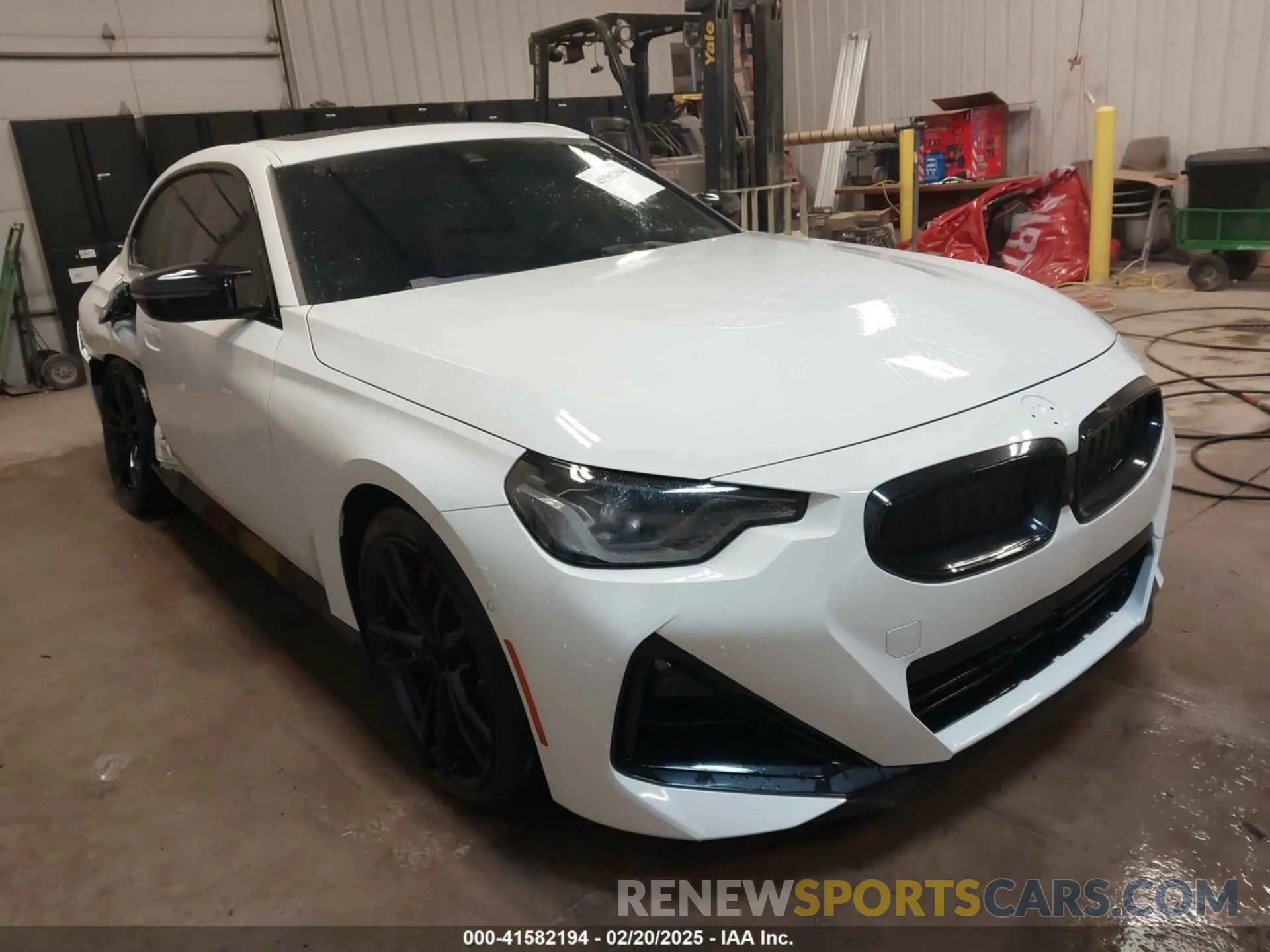 1 Photograph of a damaged car 3MW53CM0XN8C76897 BMW M240 2022