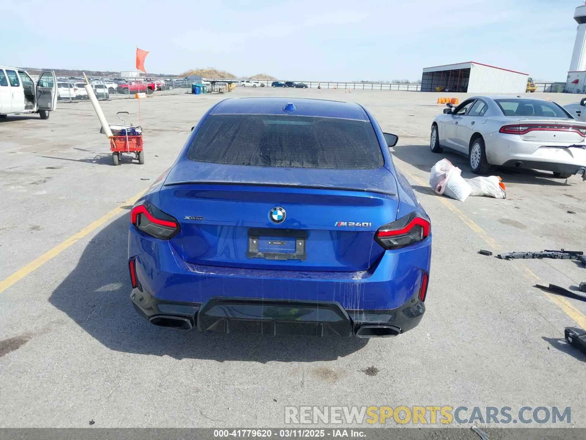 17 Photograph of a damaged car 3MW53CM06R8E49921 BMW M240 2024