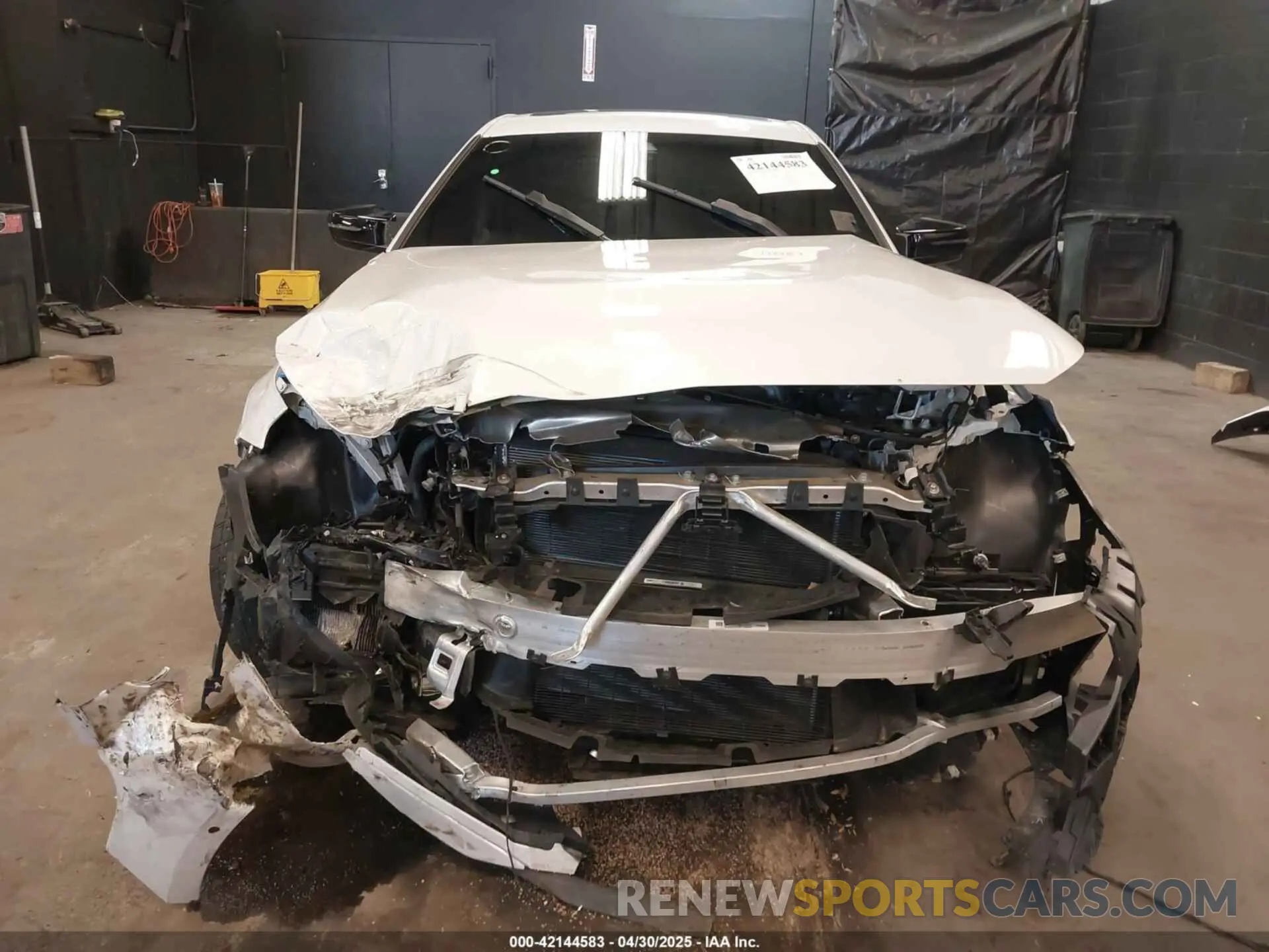 13 Photograph of a damaged car 3MW53CM04S8E92322 BMW M240 2025