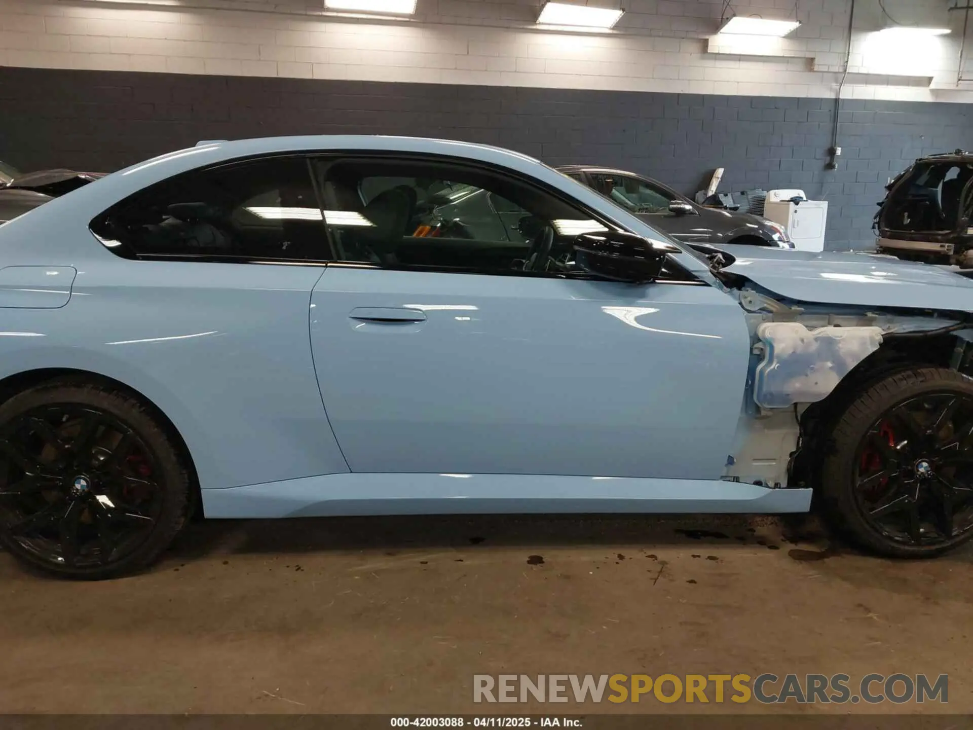 14 Photograph of a damaged car 3MW53CM06S8F07175 BMW M240 2025