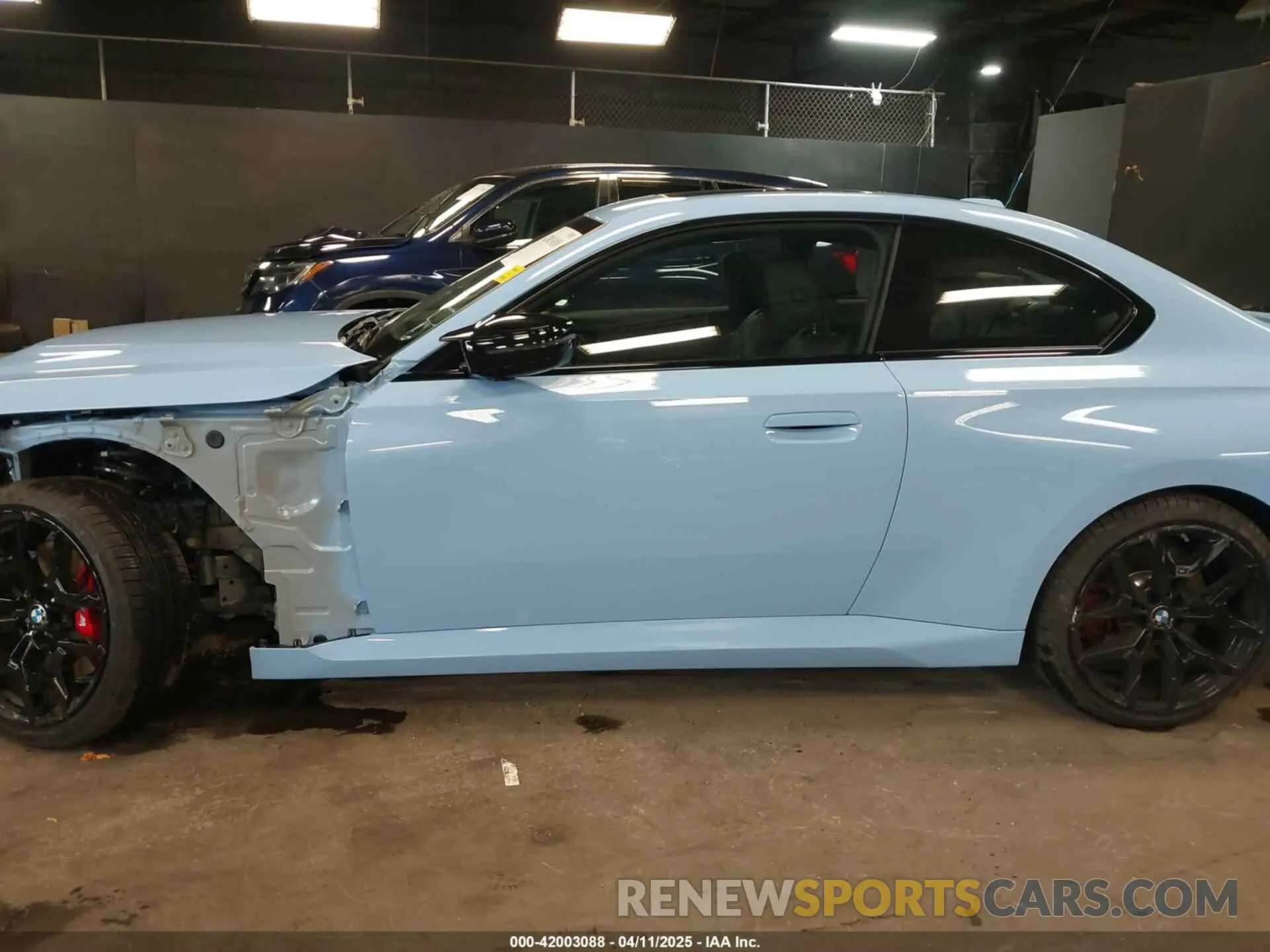 15 Photograph of a damaged car 3MW53CM06S8F07175 BMW M240 2025