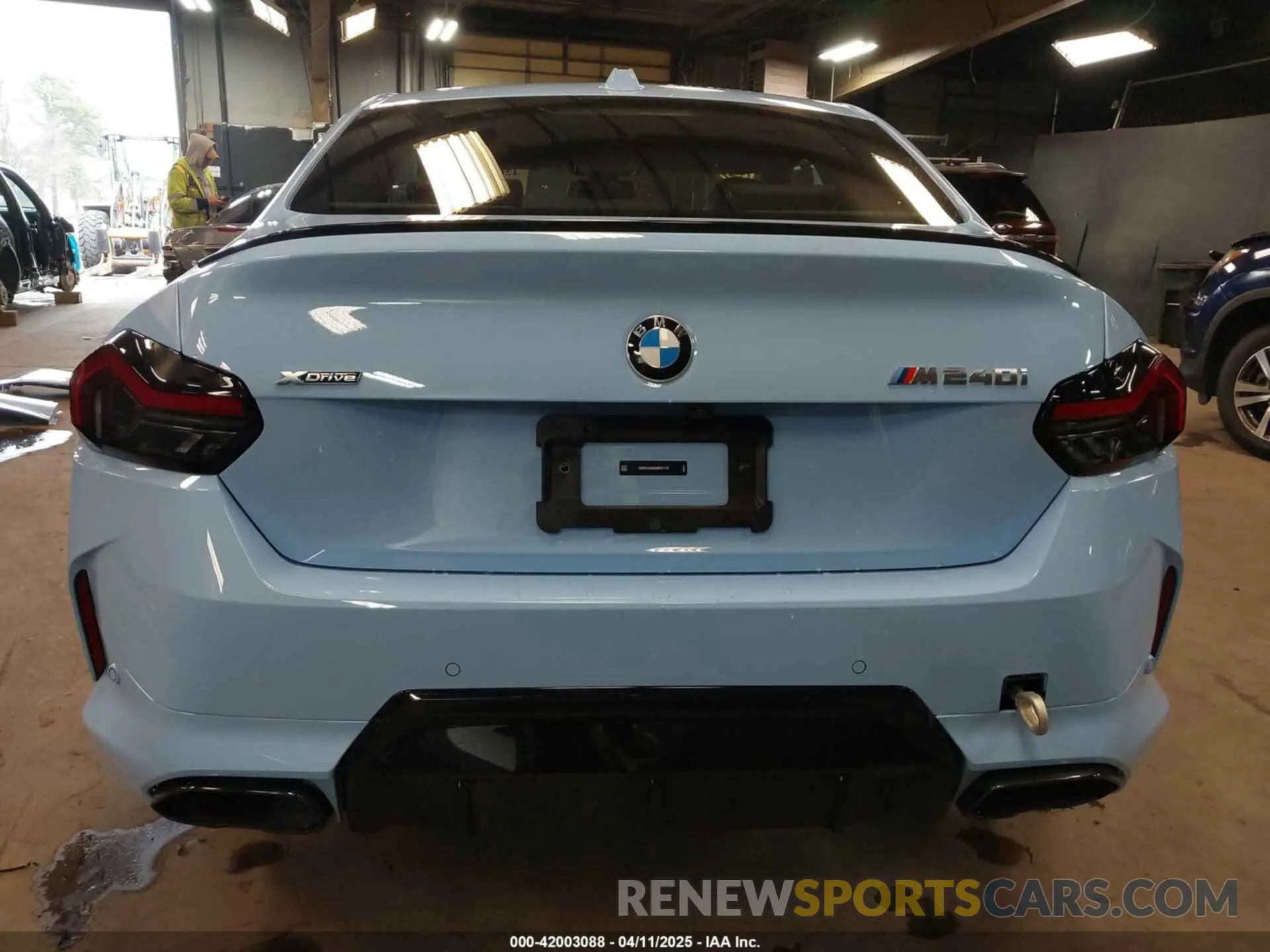17 Photograph of a damaged car 3MW53CM06S8F07175 BMW M240 2025
