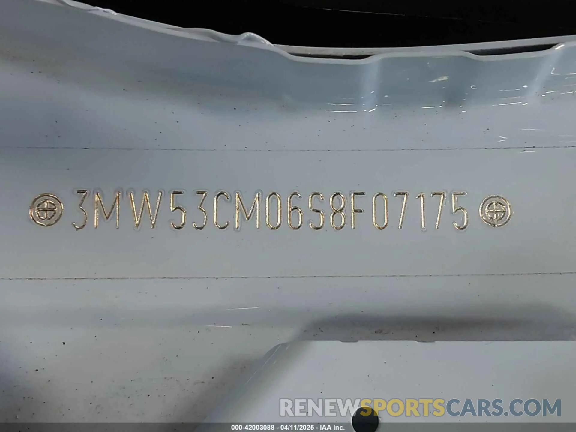 19 Photograph of a damaged car 3MW53CM06S8F07175 BMW M240 2025