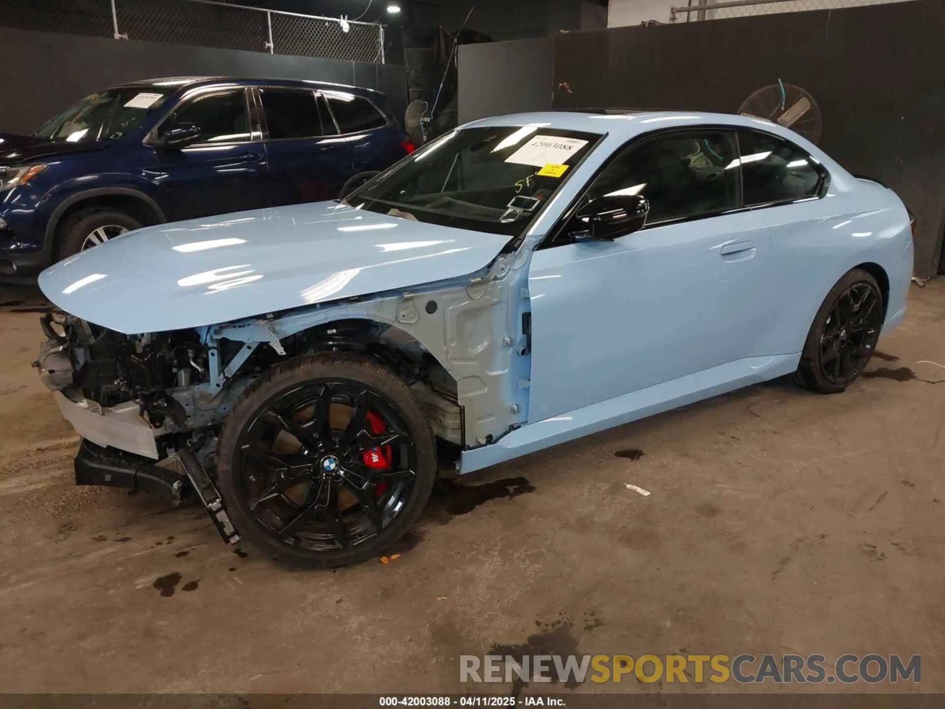 2 Photograph of a damaged car 3MW53CM06S8F07175 BMW M240 2025