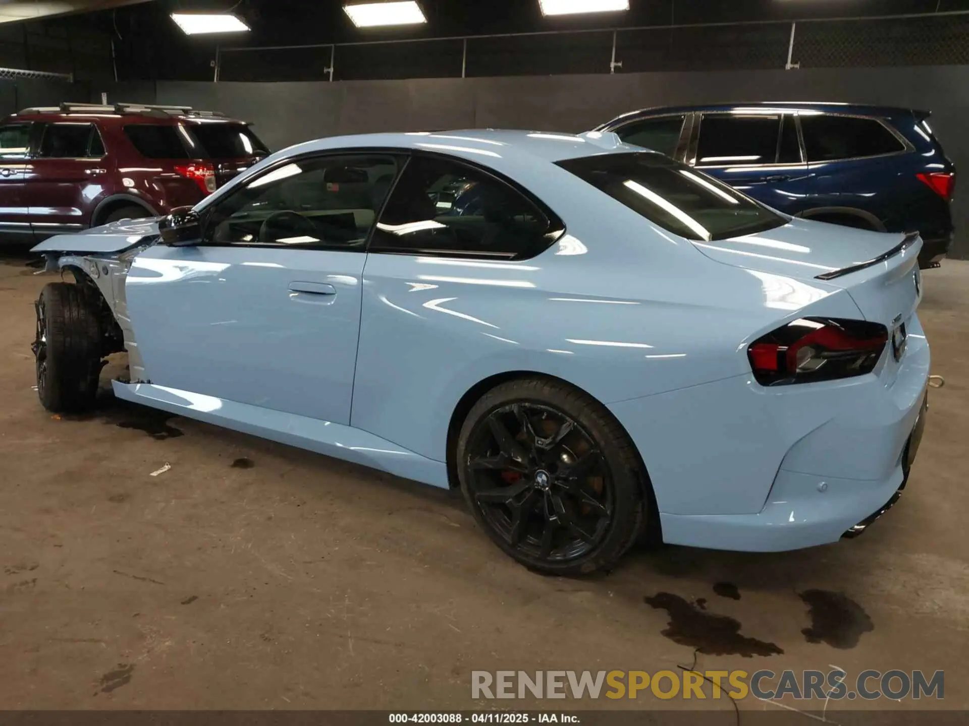 3 Photograph of a damaged car 3MW53CM06S8F07175 BMW M240 2025