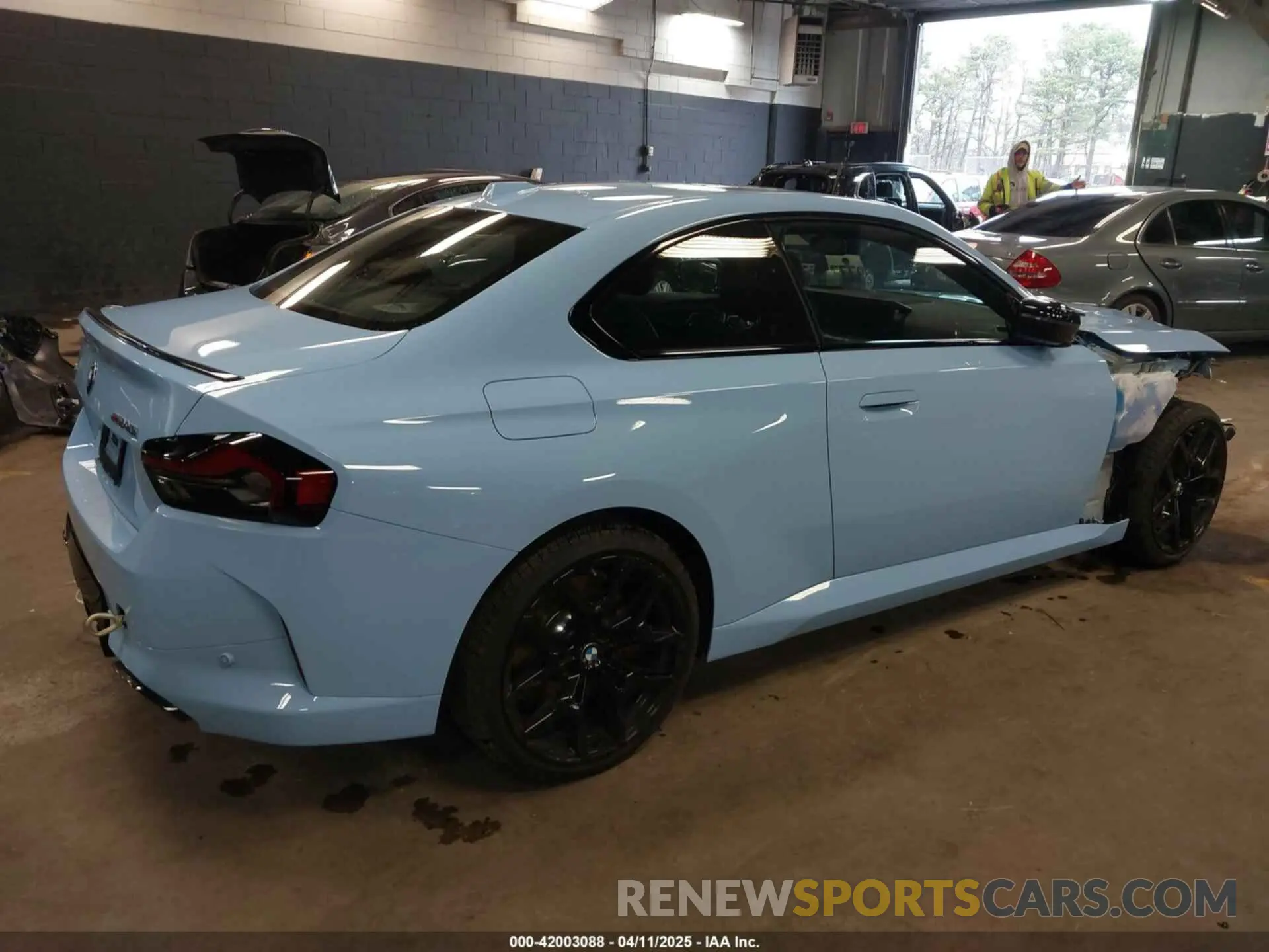 4 Photograph of a damaged car 3MW53CM06S8F07175 BMW M240 2025