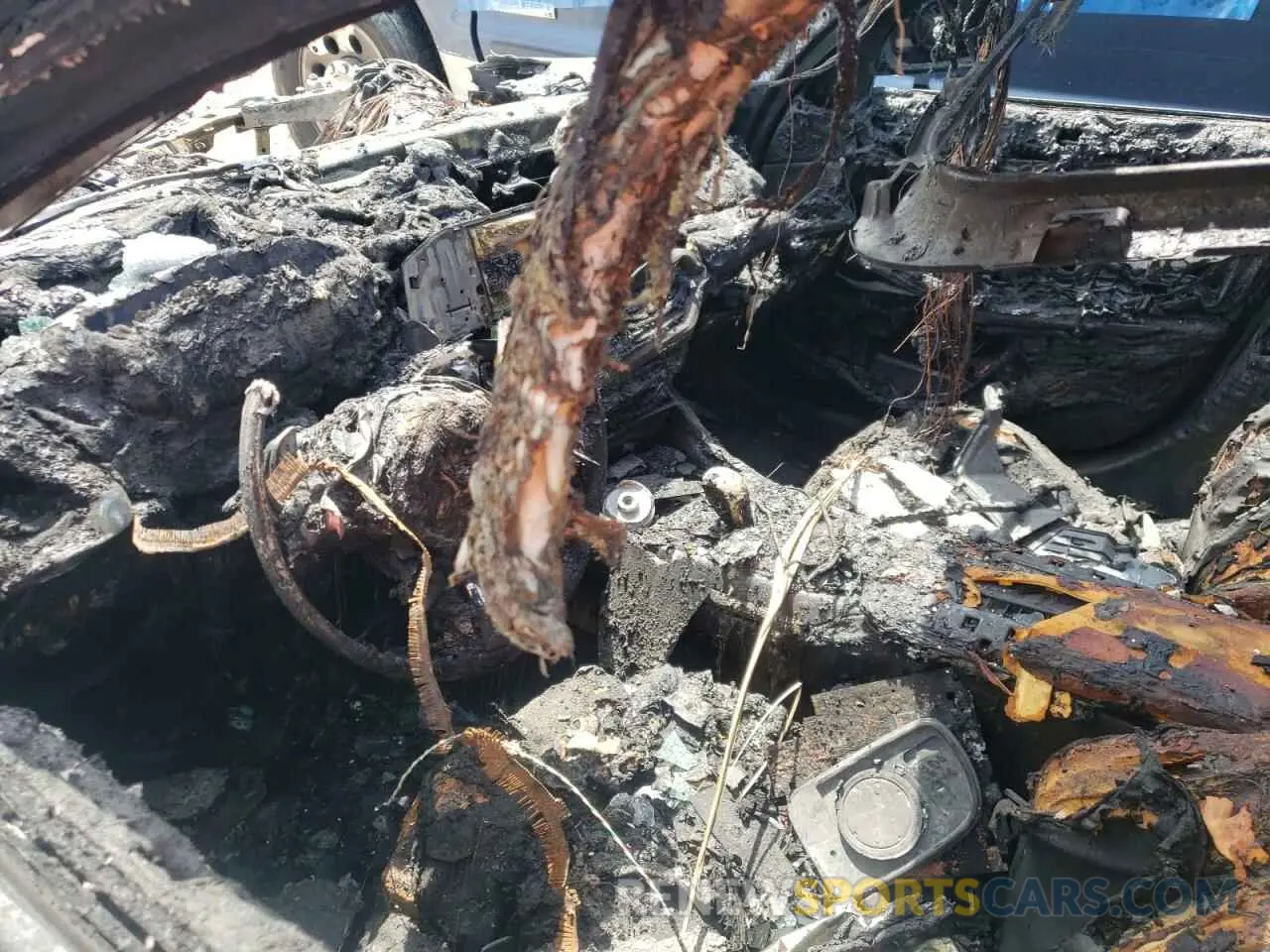 8 Photograph of a damaged car WBA5U7C05LFH07224 BMW M3 2020