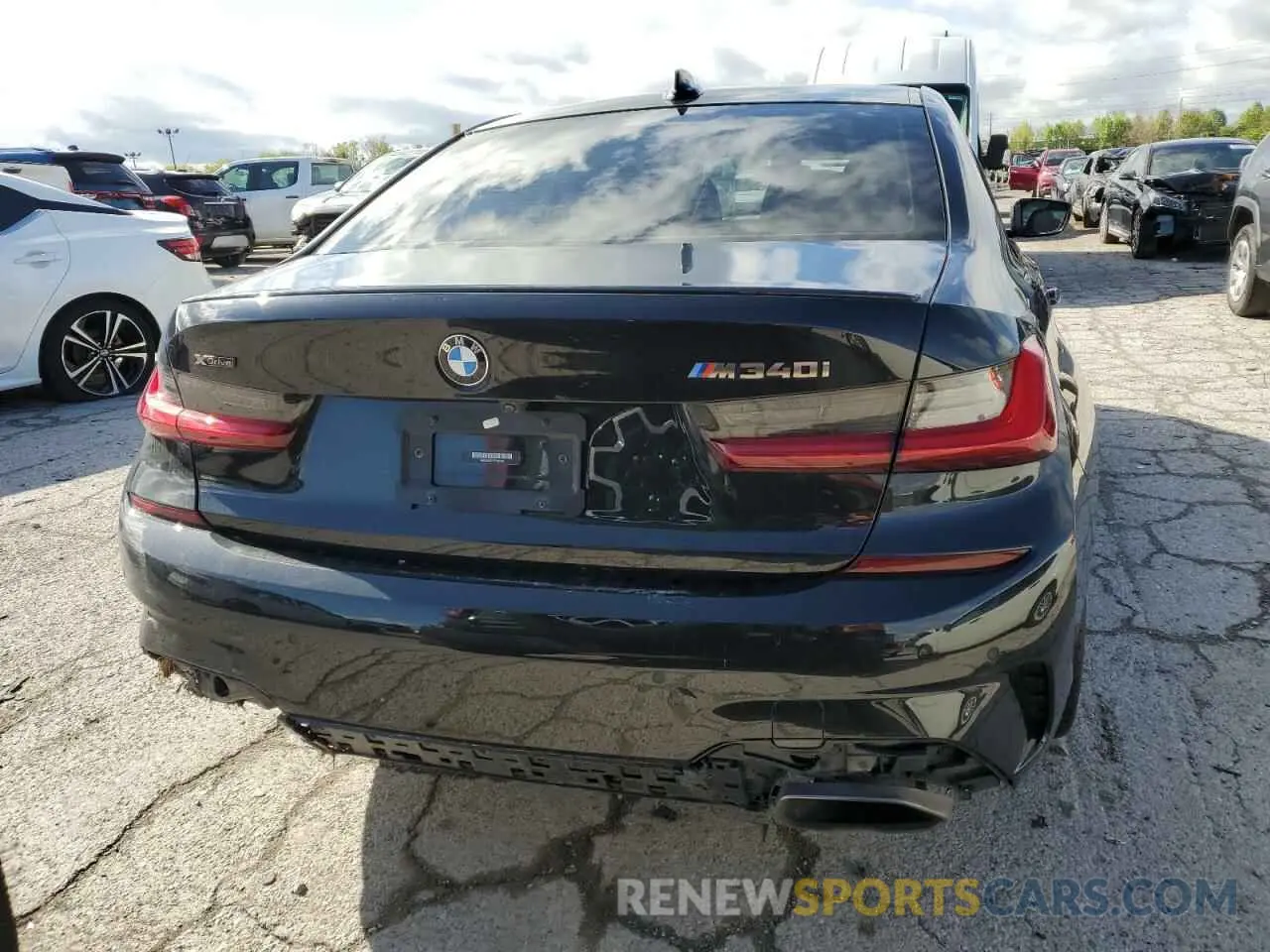 6 Photograph of a damaged car WBA5U9C07LFH99593 BMW M3 2020