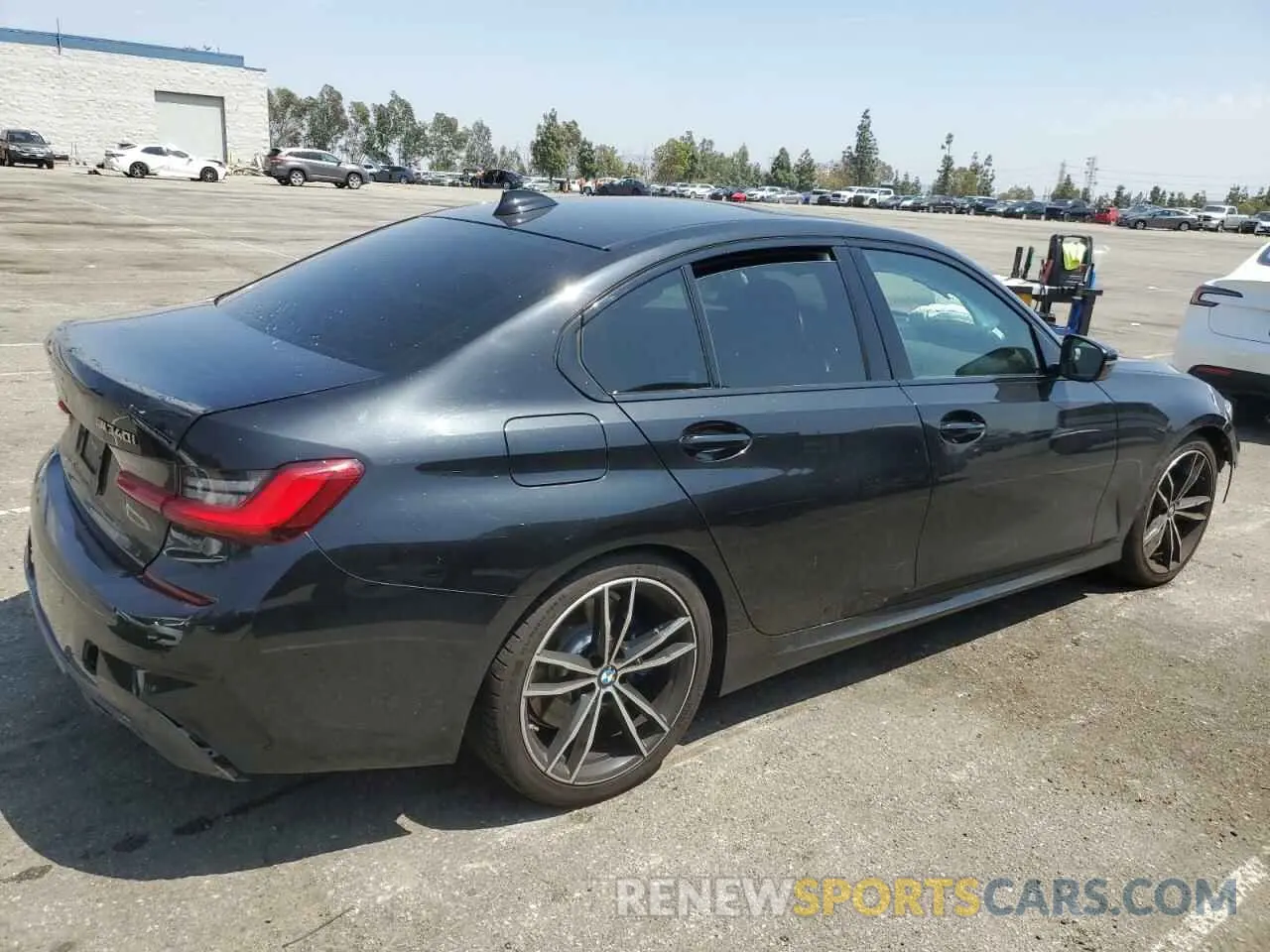 3 Photograph of a damaged car 3MW5U7J08M8B65398 BMW M3 2021