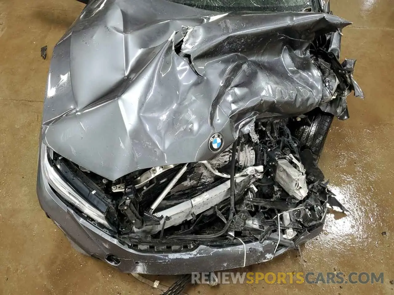 11 Photograph of a damaged car 3MW5U9J04M8B94473 BMW M3 2021