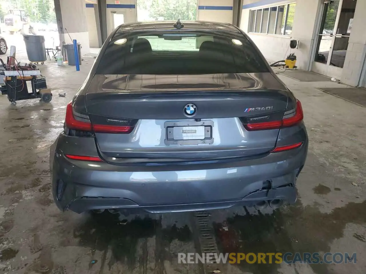 6 Photograph of a damaged car 3MW5U9J06M8B56100 BMW M3 2021