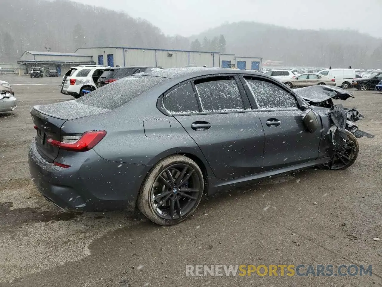 3 Photograph of a damaged car 3MW5U9J06M8B61300 BMW M3 2021