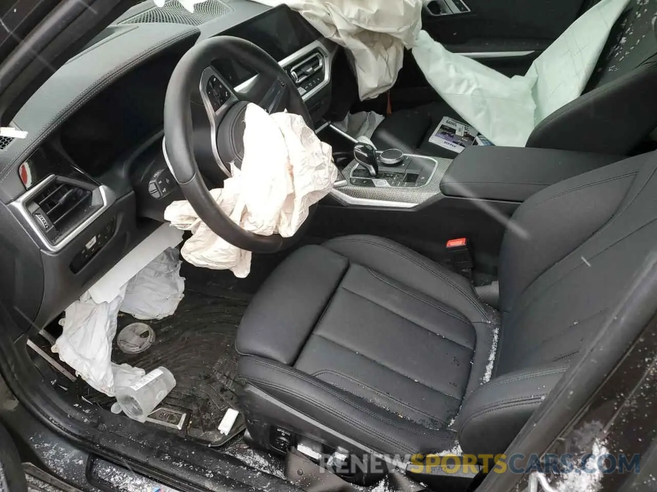 7 Photograph of a damaged car 3MW5U9J06M8B61300 BMW M3 2021