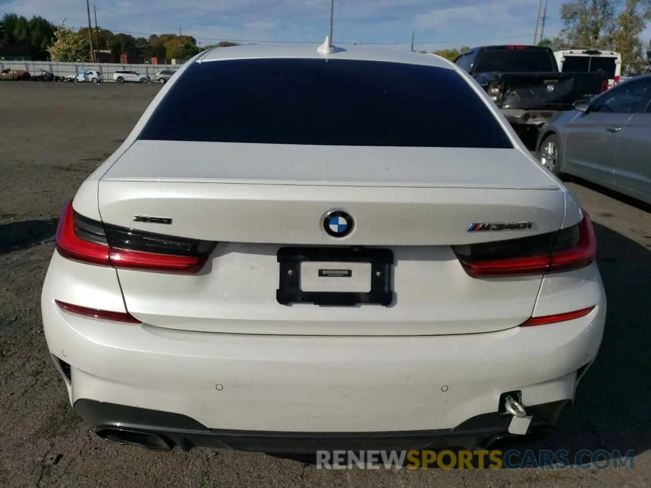 6 Photograph of a damaged car 3MW5U9J06M8B98329 BMW M3 2021