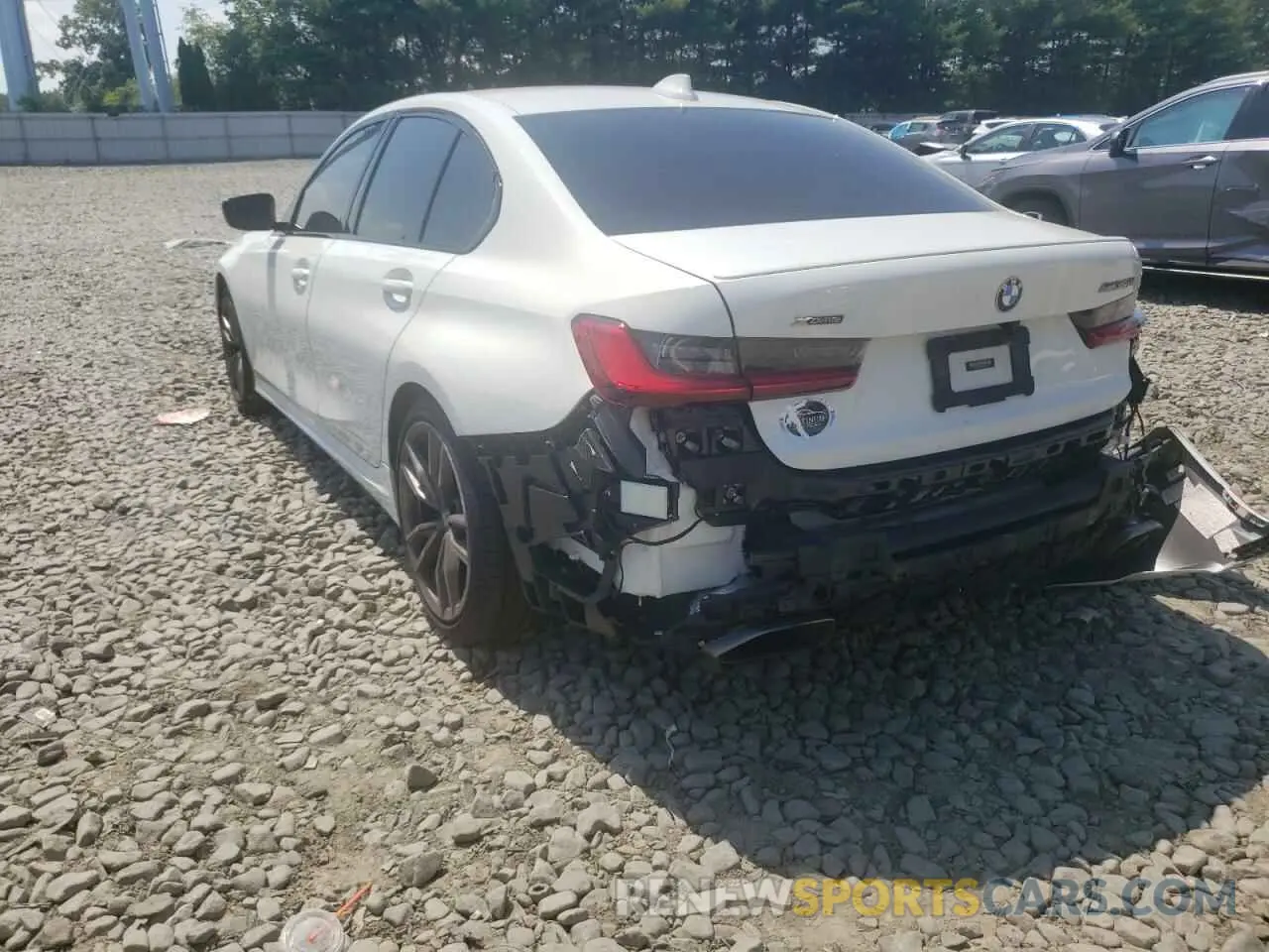 3 Photograph of a damaged car 3MW5U9J08M8B52596 BMW M3 2021