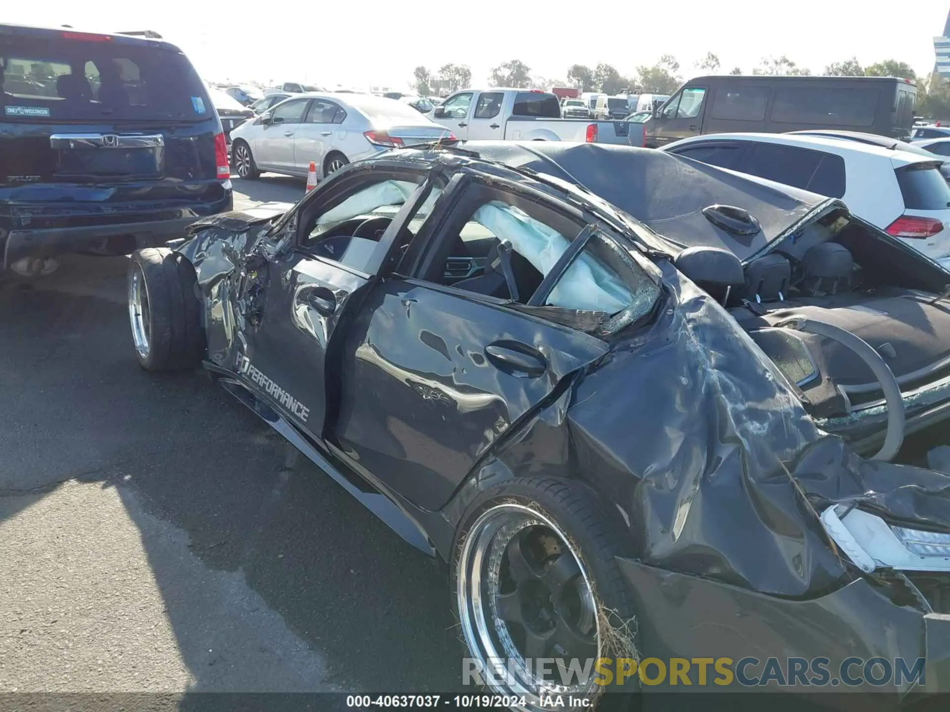 6 Photograph of a damaged car WBS33AY00MFL30148 BMW M3 2021