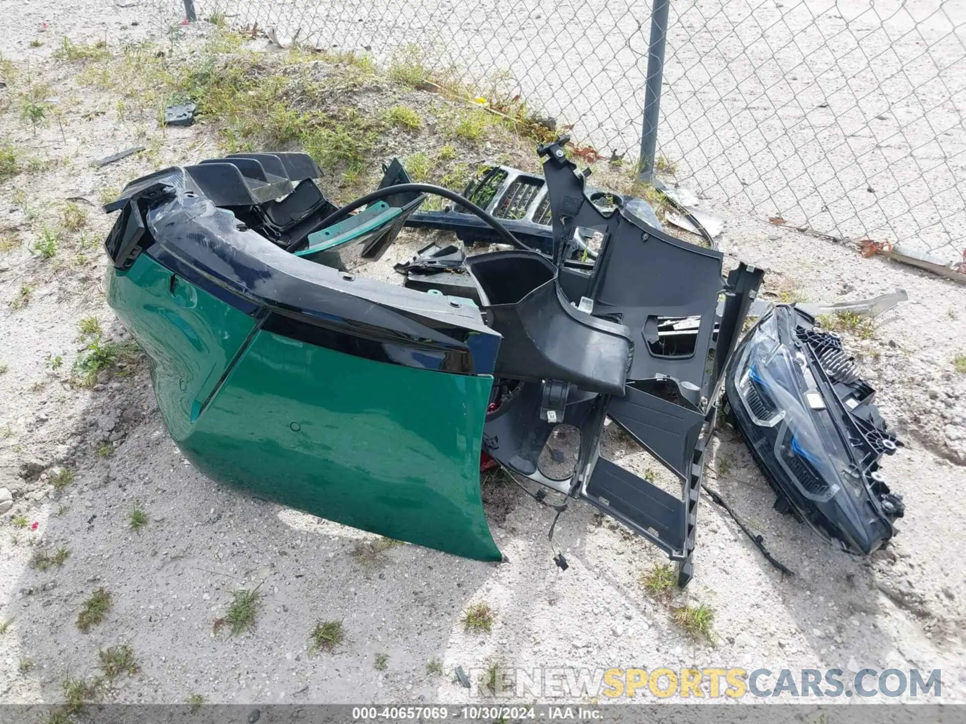 12 Photograph of a damaged car WBS33AY05MFL27102 BMW M3 2021