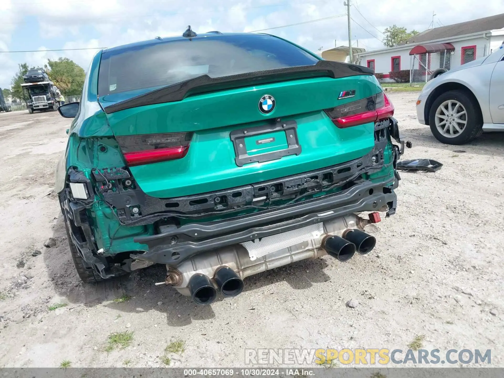 18 Photograph of a damaged car WBS33AY05MFL27102 BMW M3 2021