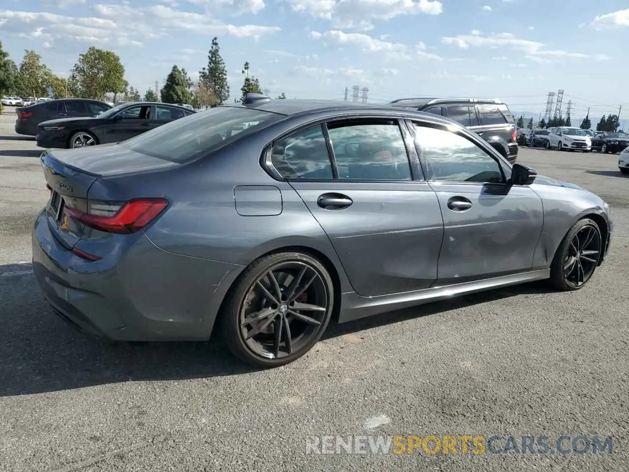 3 Photograph of a damaged car 3MW5U7J09N8C28073 BMW M3 2022