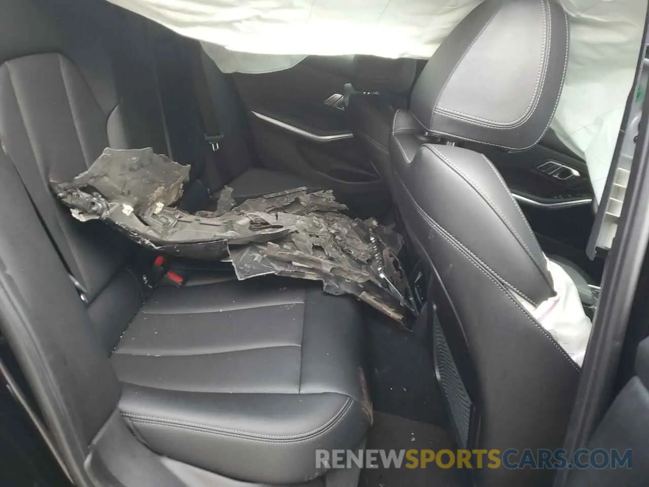 10 Photograph of a damaged car 3MW5U9J03N8C25391 BMW M3 2022