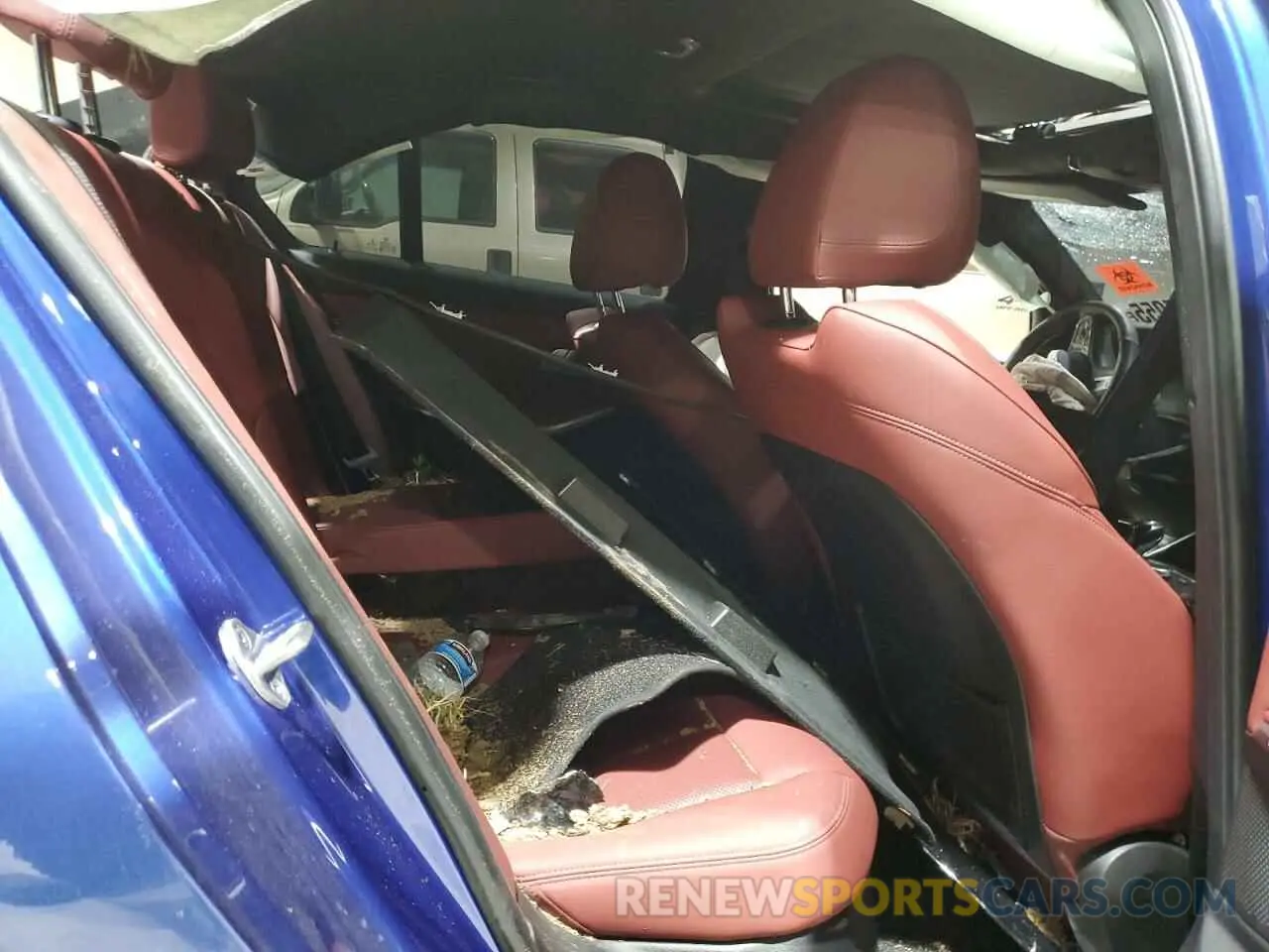 11 Photograph of a damaged car 3MW5U9J03N8C42806 BMW M3 2022