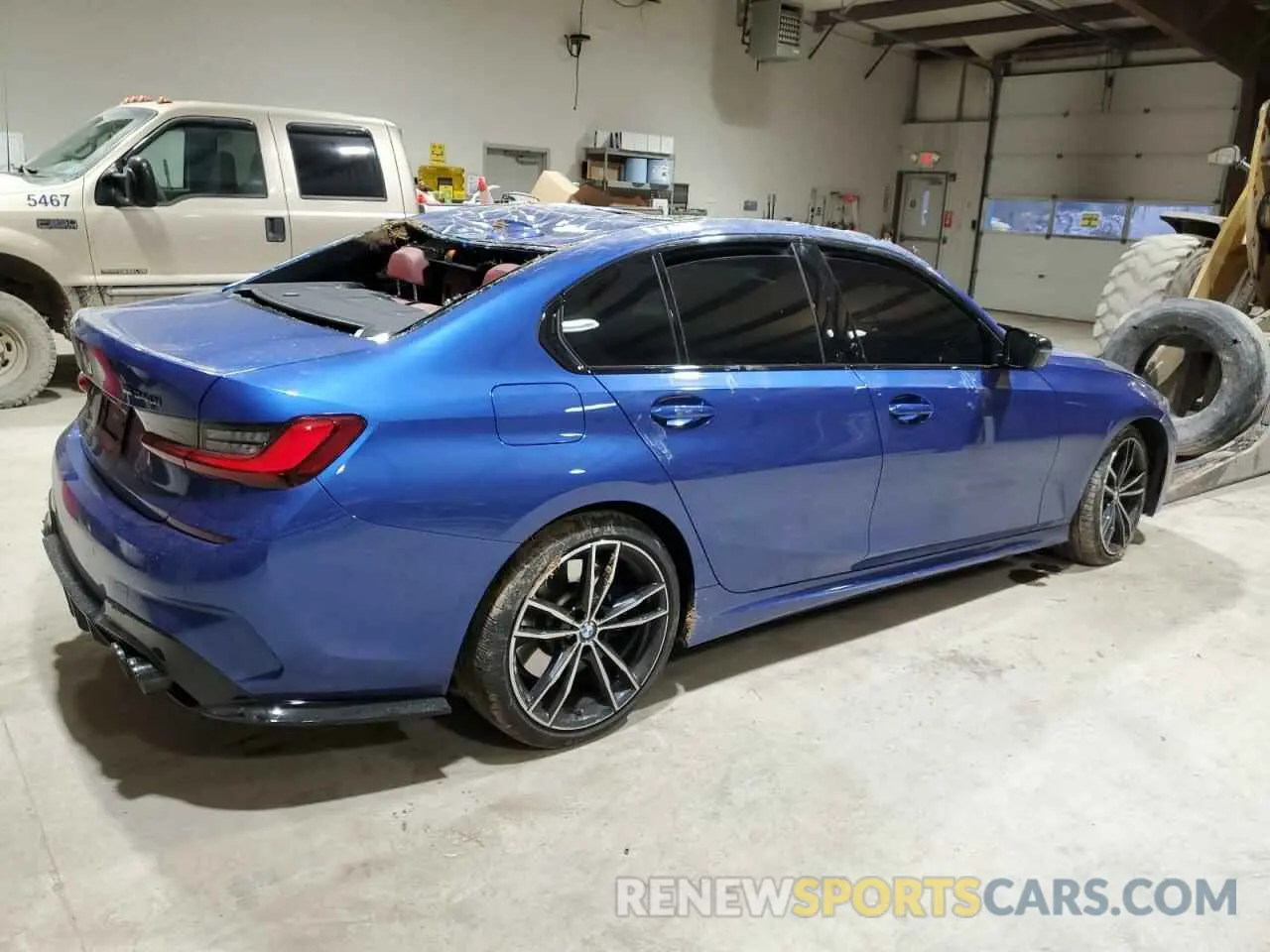 3 Photograph of a damaged car 3MW5U9J03N8C42806 BMW M3 2022