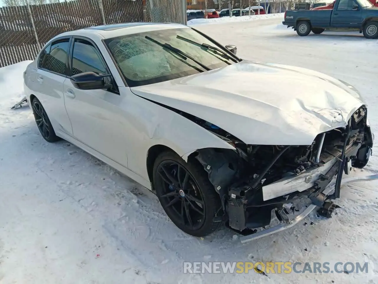 4 Photograph of a damaged car 3MW5U9J04N8C68556 BMW M3 2022