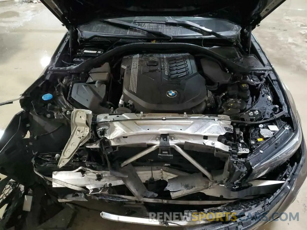 11 Photograph of a damaged car 3MW5U9J08N8C24995 BMW M3 2022