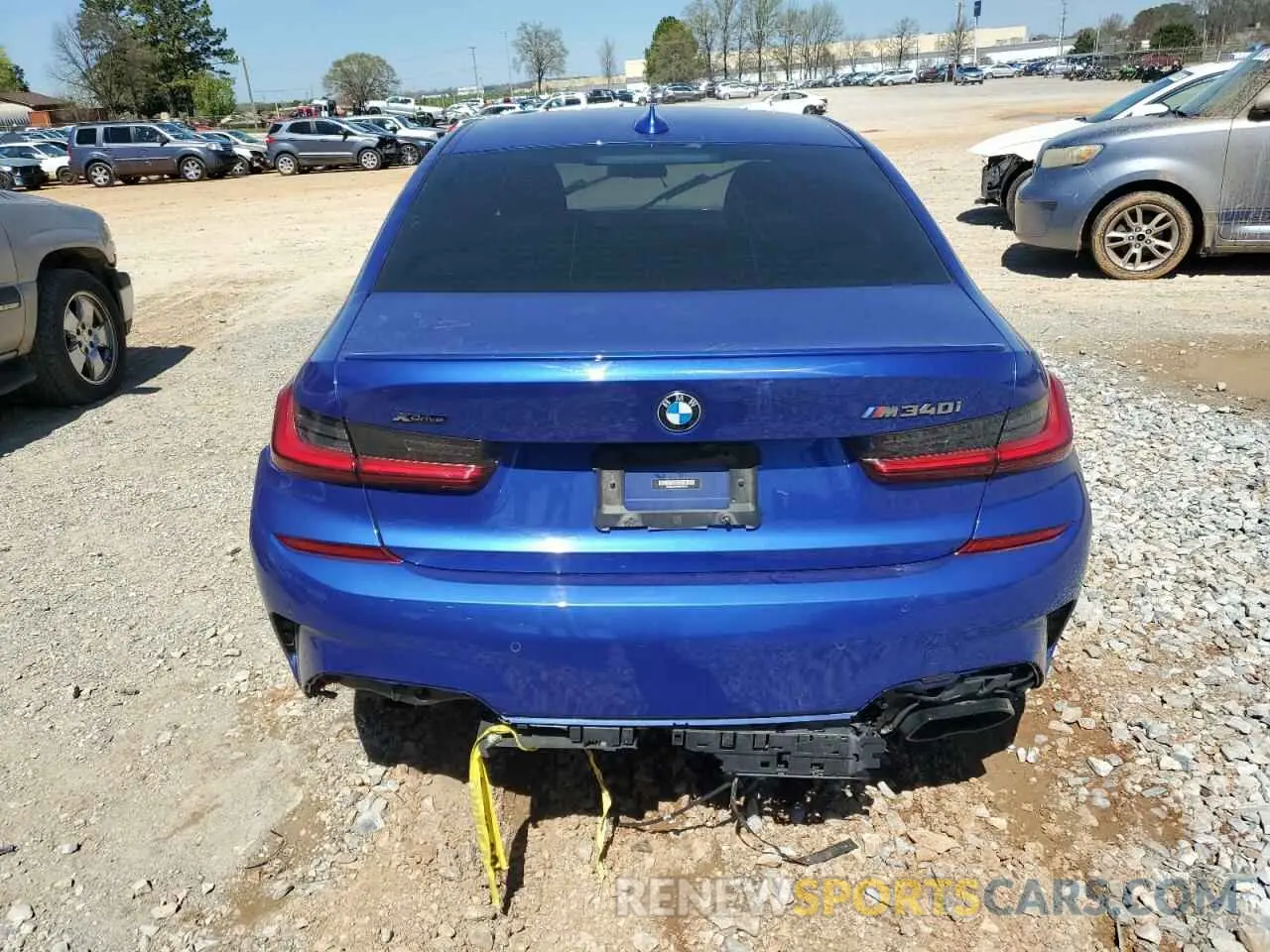 6 Photograph of a damaged car 3MW5U9J08N8C40243 BMW M3 2022