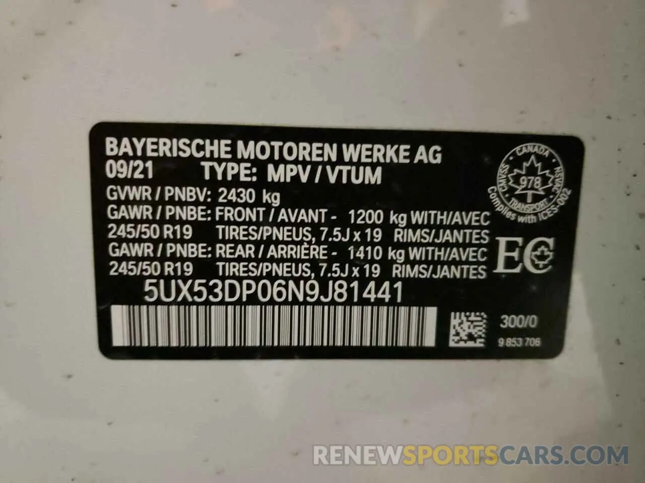 10 Photograph of a damaged car 5UX53DP06N9J81441 BMW M3 2022