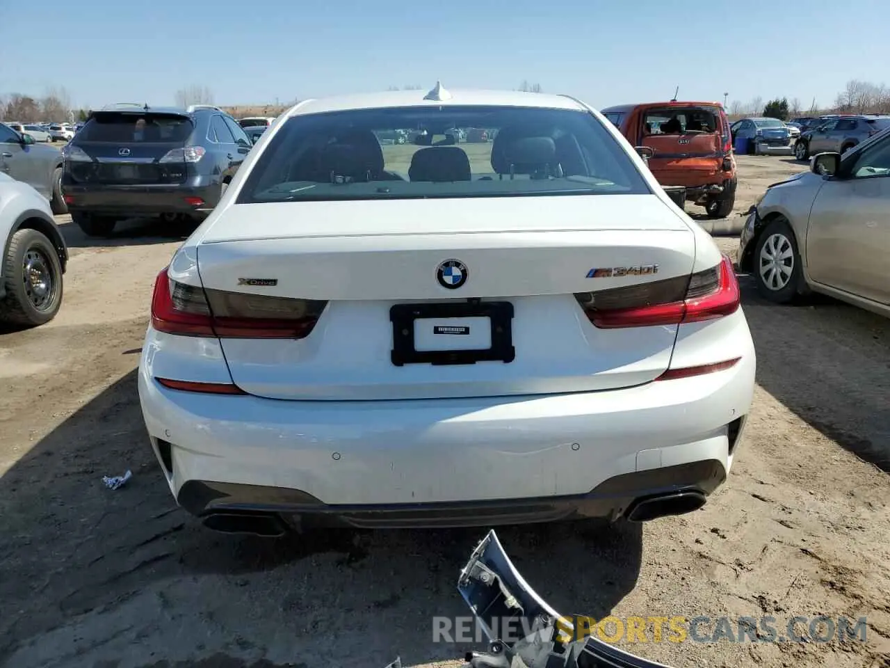 6 Photograph of a damaged car WBA5U9C02NFM31354 BMW M3 2022