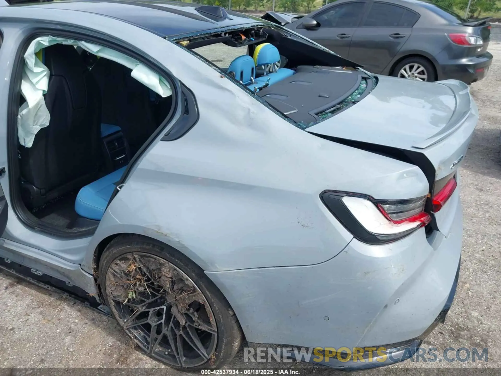 6 Photograph of a damaged car WBS43AY03RFS40486 BMW M3 2024
